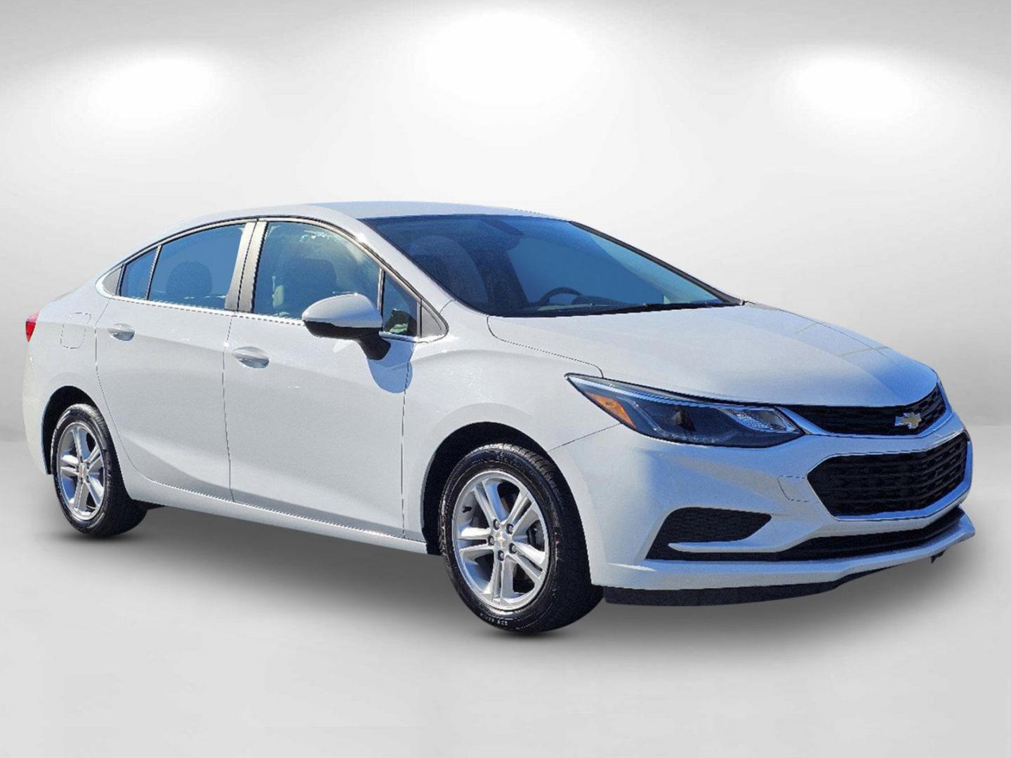 2018 Summit White /Dark Atmosphere/Medium Atmosphere Chevrolet Cruze LT (1G1BE5SM4J7) with an Turbocharged Gas I4 1.4L/ engine, 6-Speed Automatic transmission, located at 7000 Northlake Connector, Columbus, GA, 31904, (706) 987-8085, 32.524975, -84.978134 - 2018 Chevrolet Cruze LT - Photo#2