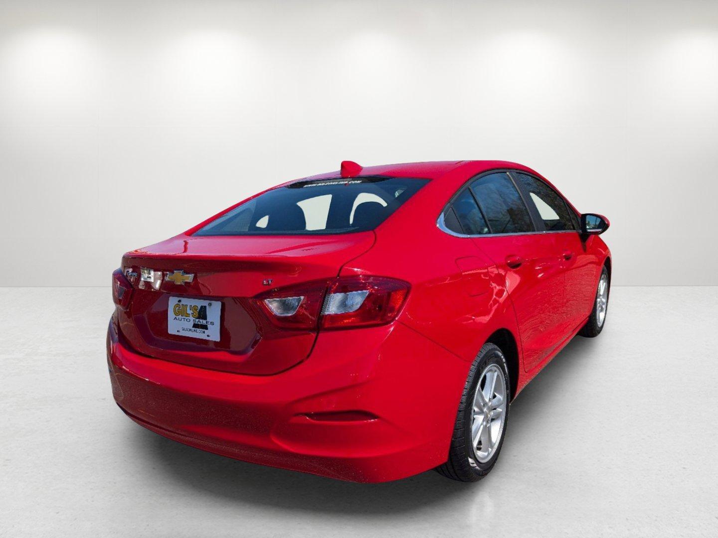2018 /Jet Black Chevrolet Cruze LT (1G1BE5SM8J7) with an Turbocharged Gas I4 1.4L/ engine, 6-Speed Automatic transmission, located at 521 Old Farm Lane Rd, Prattville, AL, 36066, (334) 325-1505, 32.482460, -86.416367 - 2018 Chevrolet Cruze LT - Photo#4