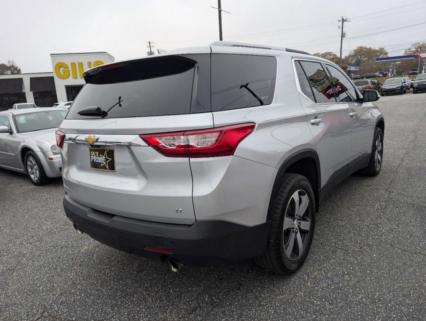 2018 /Jet Black Chevrolet Traverse LT Leather (1GNERHKW8JJ) with an Gas V6 3.6L/ engine, 9-Speed Automatic transmission, located at 3959 U.S. 80 W, Phenix City, AL, 36870, (334) 297-4885, 32.469296, -85.135185 - 2018 Chevrolet Traverse LT Leather - Photo#4