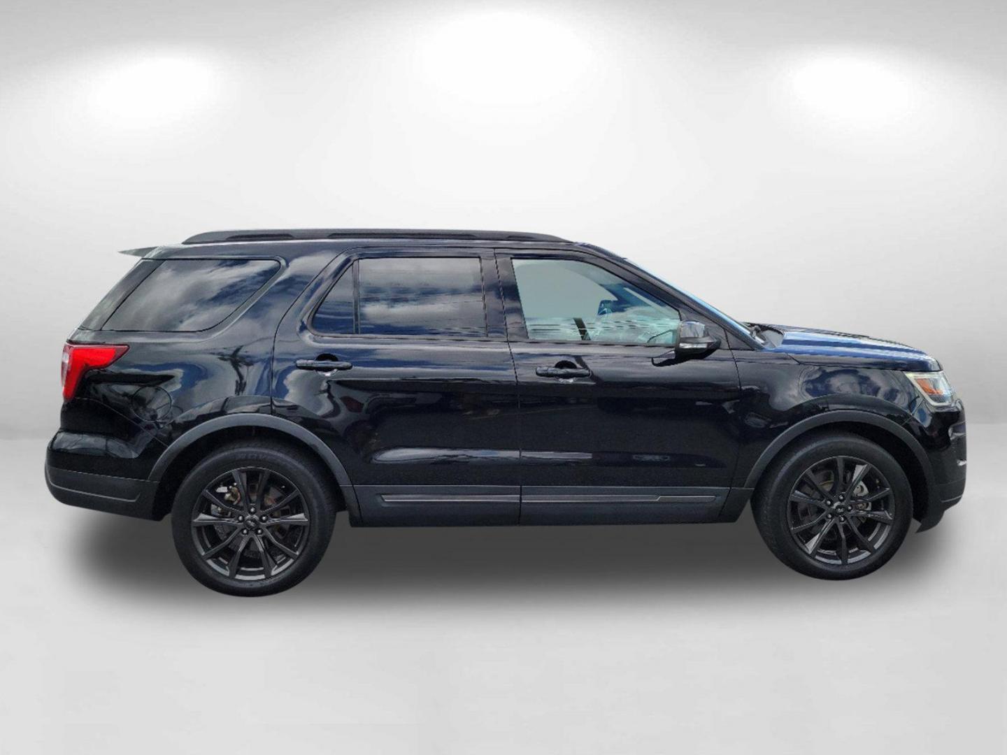 2018 Black Ford Explorer XLT (1FM5K7D84JG) with an Regular Unleaded V-6 engine, 6-Speed Automatic w/OD transmission, located at 804 22nd Ave, Phenix City, AL, 36870, (334) 297-1860, 32.484749, -85.024475 - 2018 Ford Explorer XLT - Photo#3