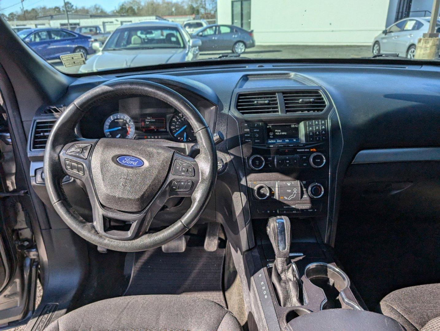 2018 Ford Explorer XLT (1FM5K7D86JG) with an Regular Unleaded V-6 3.5 L/213 engine, 6-Speed Automatic w/OD transmission, located at 3959 U.S. 80 W, Phenix City, AL, 36870, (334) 297-4885, 32.469296, -85.135185 - 2018 Ford Explorer XLT - Photo#12