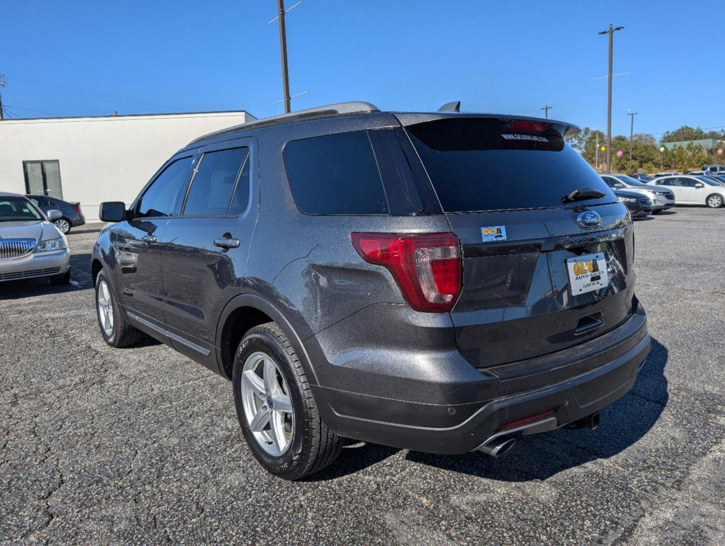 2018 Ford Explorer XLT (1FM5K7D86JG) with an Regular Unleaded V-6 3.5 L/213 engine, 6-Speed Automatic w/OD transmission, located at 3959 U.S. 80 W, Phenix City, AL, 36870, (334) 297-4885, 32.469296, -85.135185 - 2018 Ford Explorer XLT - Photo#6