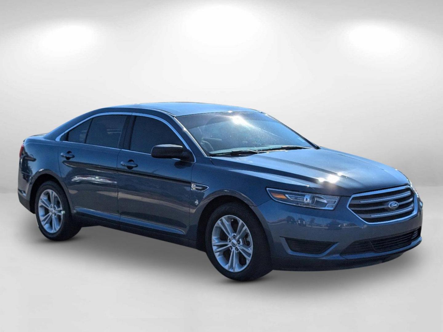 2018 Ford Taurus SE (1FAHP2D83JG) with an Regular Unleaded V-6 3.5 L/213 engine, 6-Speed Automatic w/OD transmission, located at 521 Old Farm Lane Rd, Prattville, AL, 36066, (334) 325-1505, 32.482460, -86.416367 - 2018 Ford Taurus SE - Photo#2