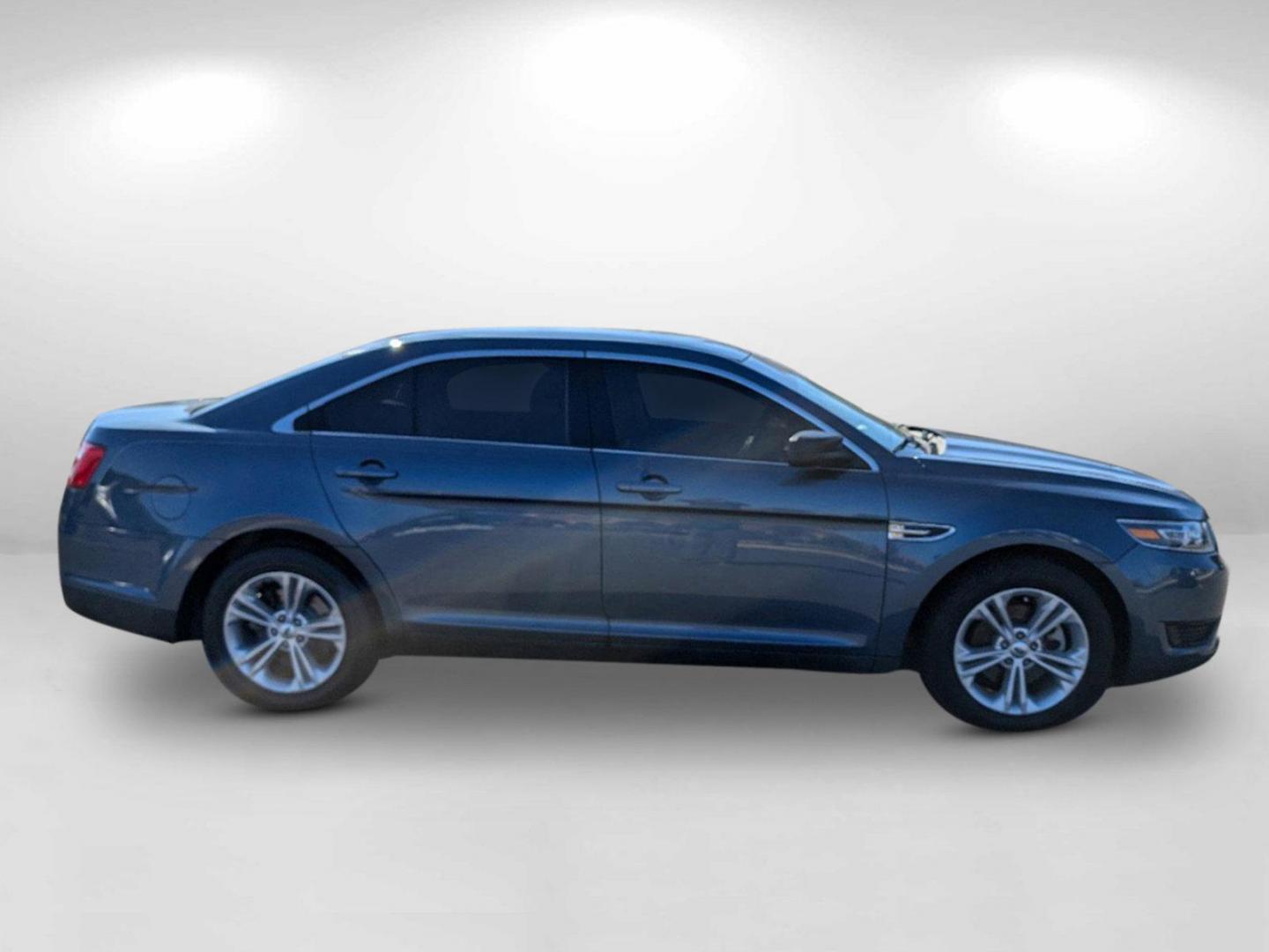 2018 Ford Taurus SE (1FAHP2D83JG) with an Regular Unleaded V-6 3.5 L/213 engine, 6-Speed Automatic w/OD transmission, located at 521 Old Farm Lane Rd, Prattville, AL, 36066, (334) 325-1505, 32.482460, -86.416367 - 2018 Ford Taurus SE - Photo#3