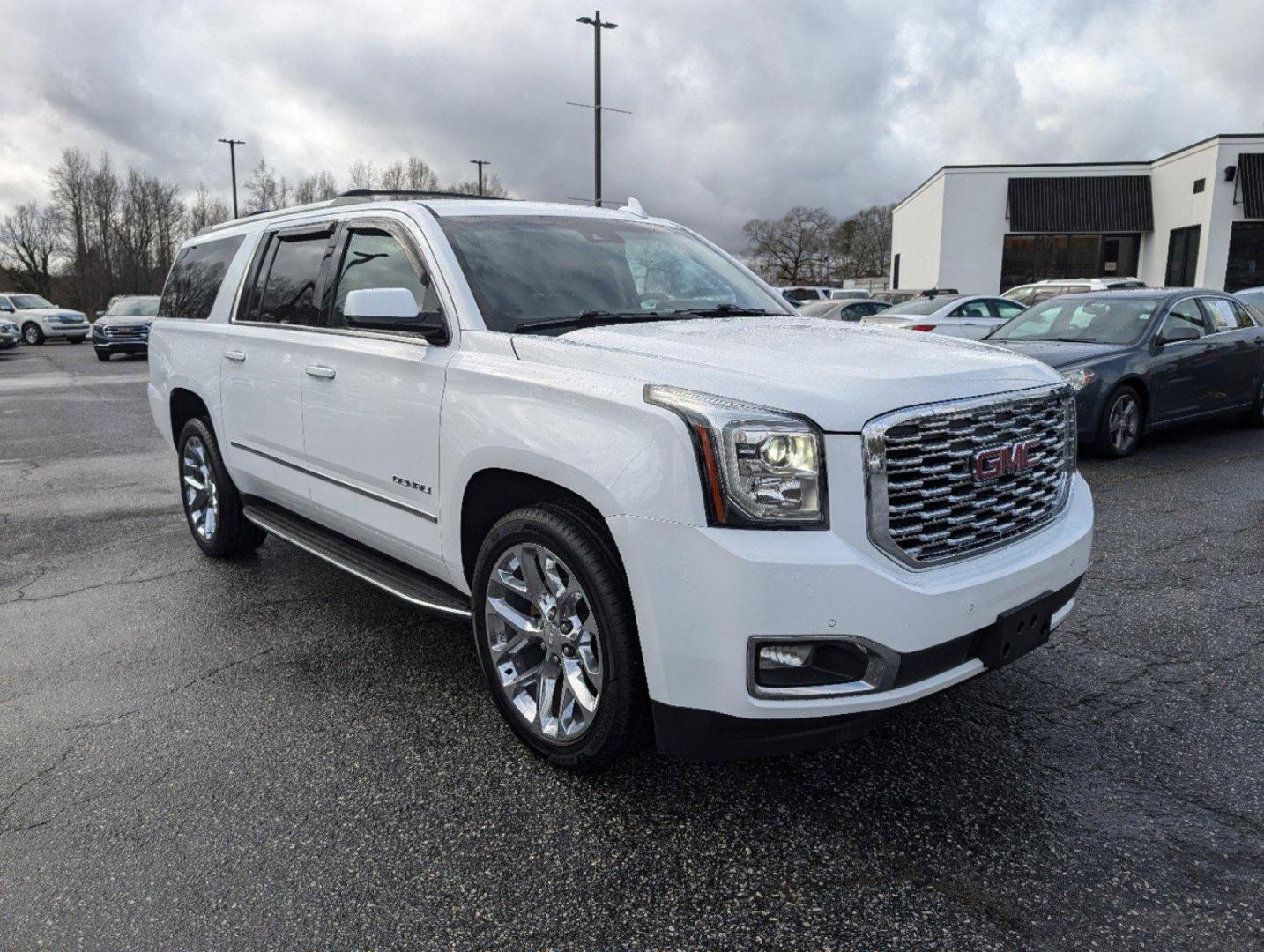 2018 /Cocoa/Dark Atmosphere GMC Yukon XL Denali (1GKS2HKJ6JR) with an Gas V8 6.2L/376 engine, 10-Speed Automatic transmission, located at 3959 U.S. 80 W, Phenix City, AL, 36870, (334) 297-4885, 32.469296, -85.135185 - 2018 GMC Yukon XL Denali - Photo#2