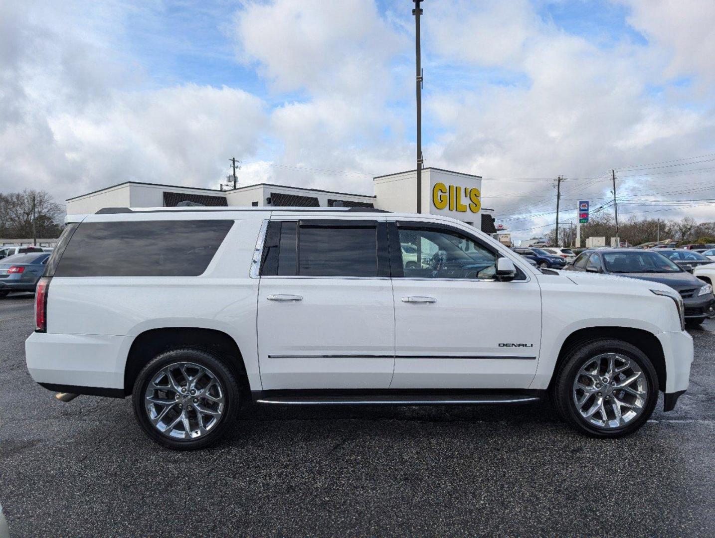 2018 /Cocoa/Dark Atmosphere GMC Yukon XL Denali (1GKS2HKJ6JR) with an Gas V8 6.2L/376 engine, 10-Speed Automatic transmission, located at 3959 U.S. 80 W, Phenix City, AL, 36870, (334) 297-4885, 32.469296, -85.135185 - 2018 GMC Yukon XL Denali - Photo#3