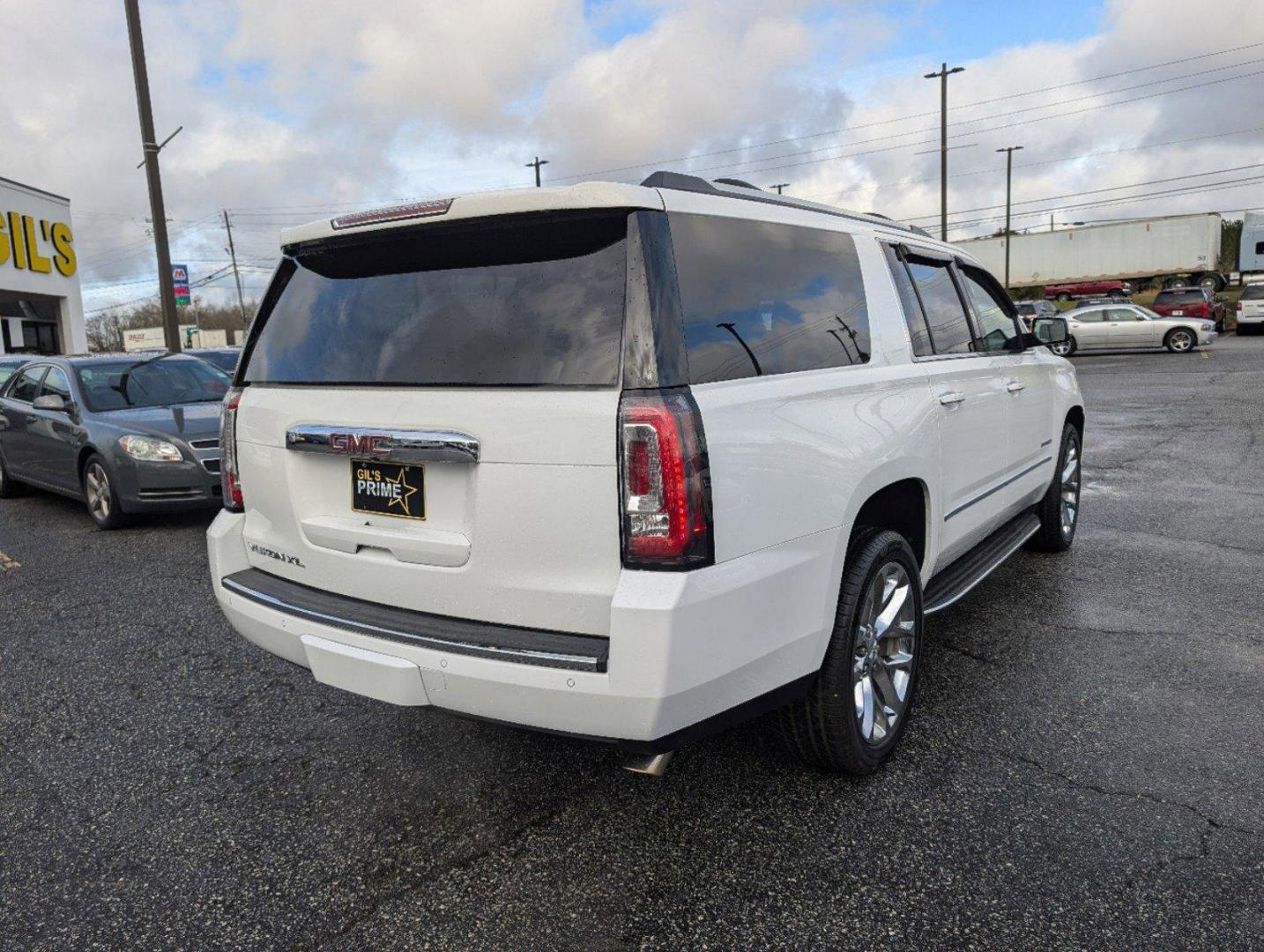 2018 /Cocoa/Dark Atmosphere GMC Yukon XL Denali (1GKS2HKJ6JR) with an Gas V8 6.2L/376 engine, 10-Speed Automatic transmission, located at 3959 U.S. 80 W, Phenix City, AL, 36870, (334) 297-4885, 32.469296, -85.135185 - 2018 GMC Yukon XL Denali - Photo#4