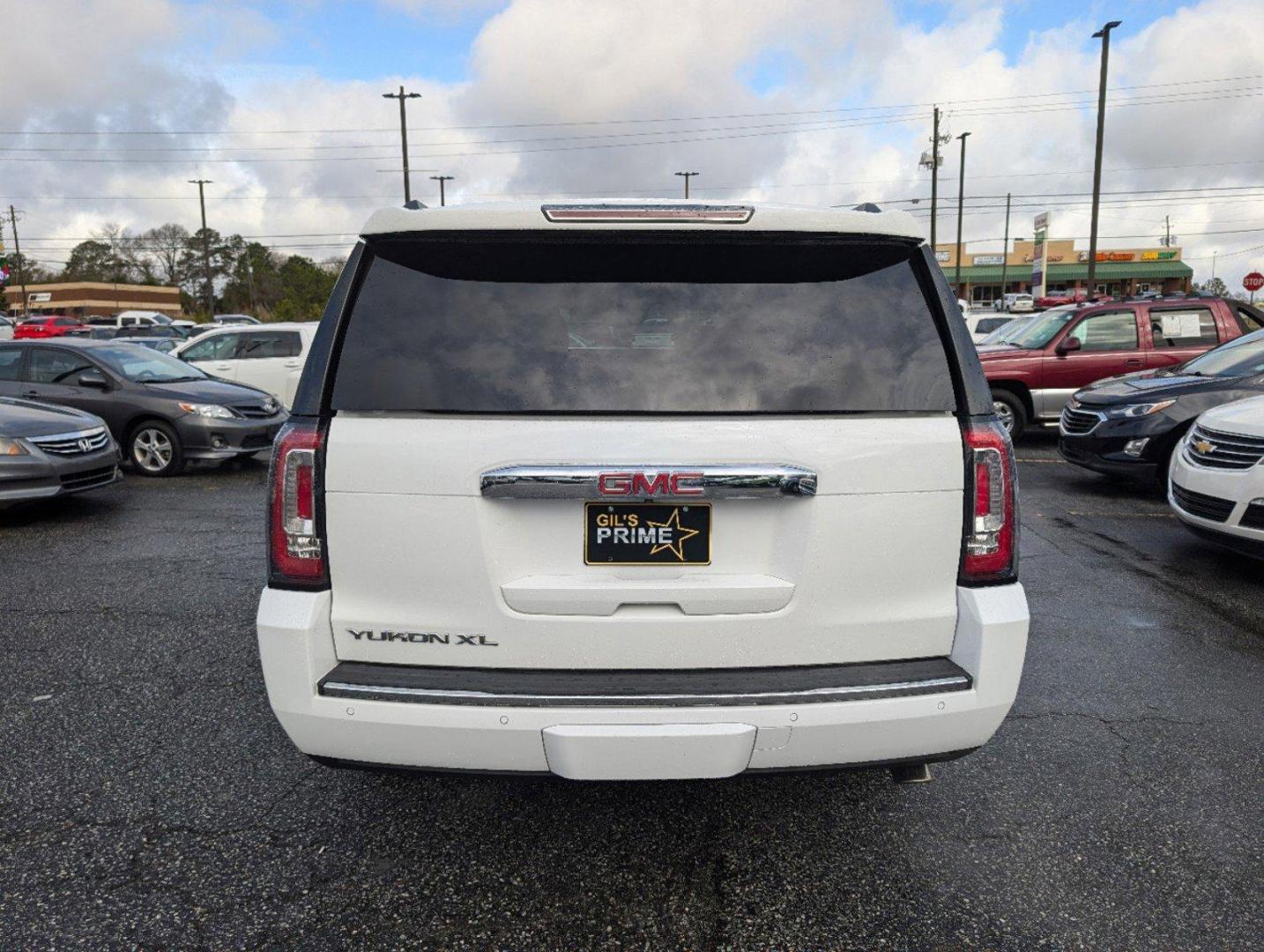 2018 /Cocoa/Dark Atmosphere GMC Yukon XL Denali (1GKS2HKJ6JR) with an Gas V8 6.2L/376 engine, 10-Speed Automatic transmission, located at 3959 U.S. 80 W, Phenix City, AL, 36870, (334) 297-4885, 32.469296, -85.135185 - 2018 GMC Yukon XL Denali - Photo#5