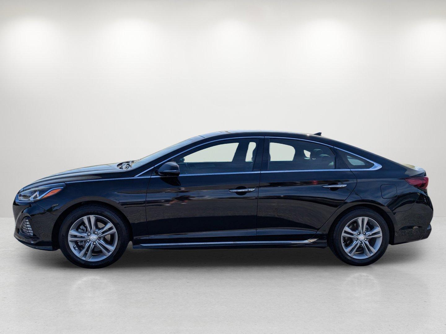 2018 /Black Hyundai Sonata Sport (5NPE34AF0JH) with an Regular Unleaded I-4 2.4 L/144 engine, 6-Speed Automatic w/OD transmission, located at 804 22nd Ave, Phenix City, AL, 36870, (334) 297-1860, 32.484749, -85.024475 - 2018 Hyundai Sonata Sport - Photo#8