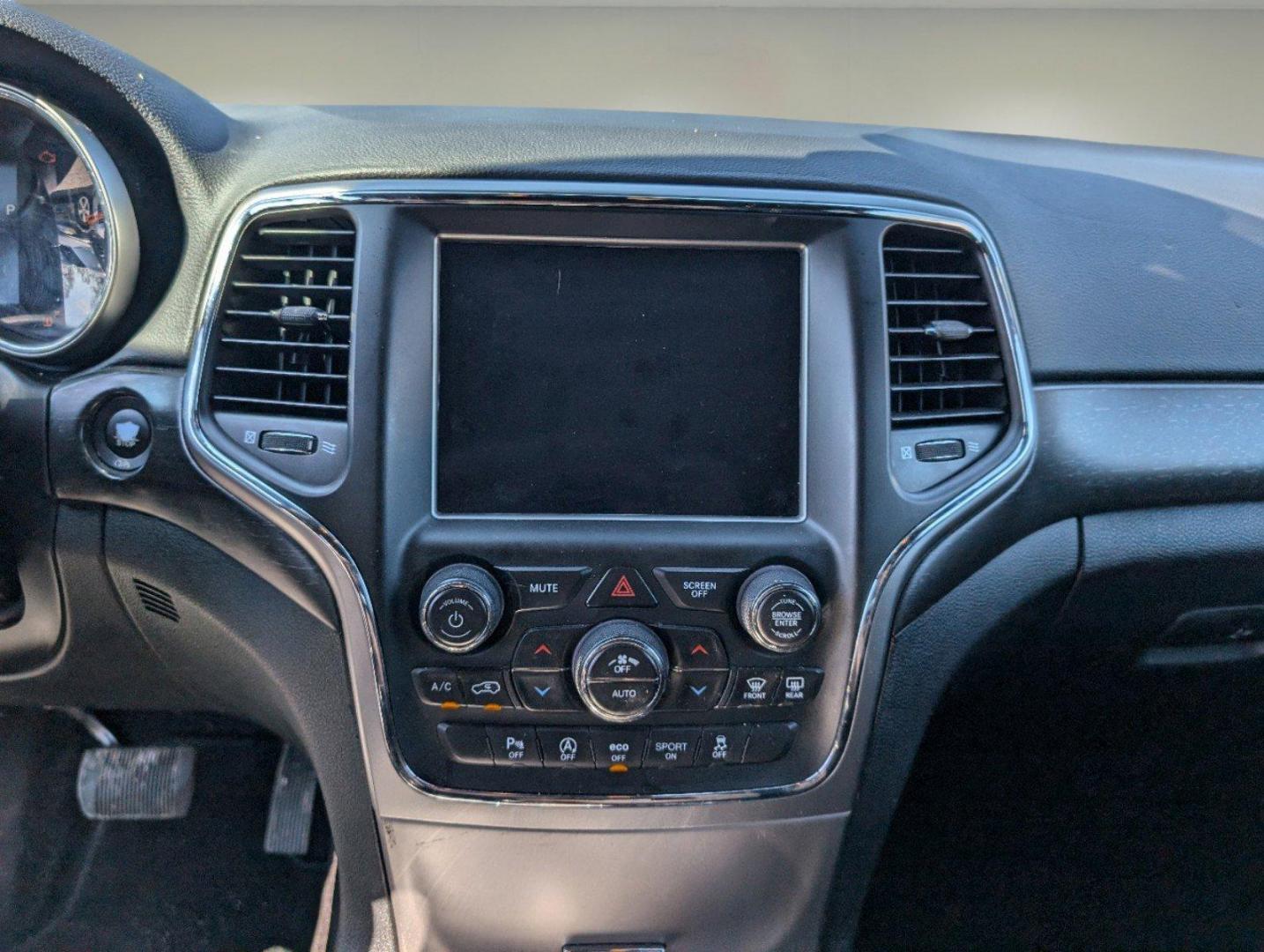 2018 /Black Jeep Grand Cherokee Laredo E (1C4RJEAG5JC) with an Regular Unleaded V-6 3.6 L/220 engine, 8-Speed Automatic w/OD transmission, located at 5115 14th Ave., Columbus, GA, 31904, (706) 323-0345, 32.511494, -84.971046 - 2018 Jeep Grand Cherokee Laredo E - Photo#14