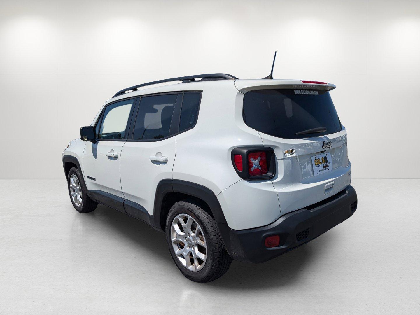 2018 /Black Jeep Renegade Latitude (ZACCJABB9JP) with an Regular Unleaded I-4 2.4 L/144 engine, 9-Speed Automatic w/OD transmission, located at 3959 U.S. 80 W, Phenix City, AL, 36870, (334) 297-4885, 32.469296, -85.135185 - 2018 Jeep Renegade Latitude - Photo#6