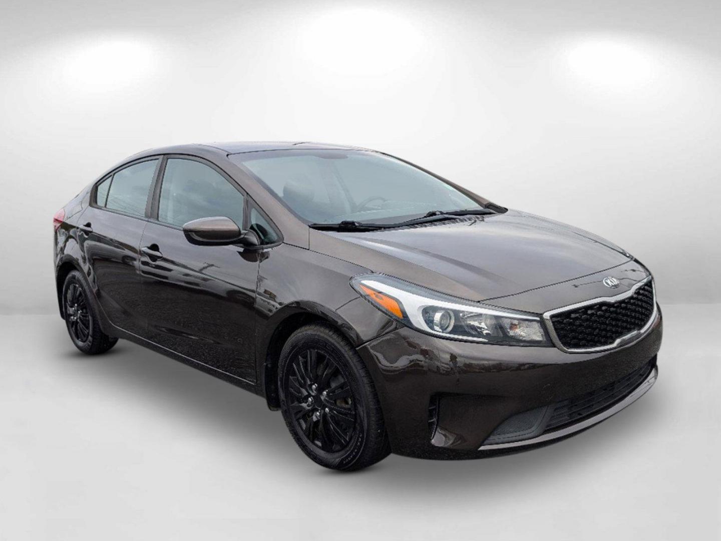 2018 /Black Kia Forte LX (3KPFL4A73JE) with an Regular Unleaded I-4 2.0 L/122 engine, 6-Speed Automatic w/OD transmission, located at 3959 U.S. 80 W, Phenix City, AL, 36870, (334) 297-4885, 32.469296, -85.135185 - 2018 Kia Forte LX - Photo#5