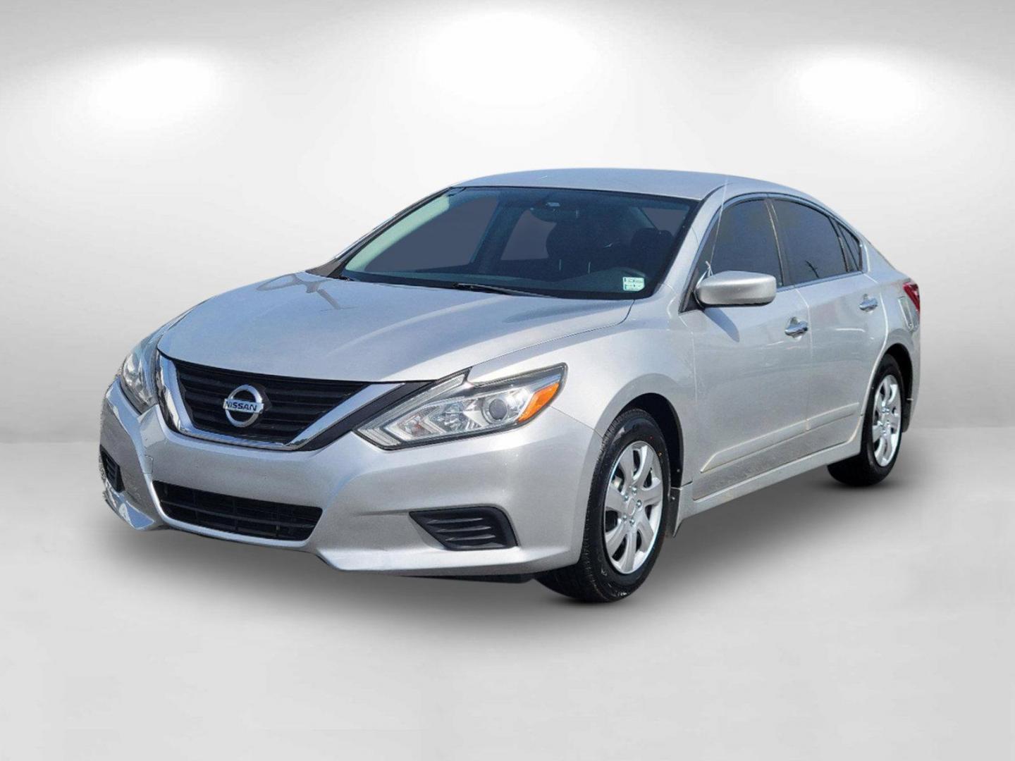 2018 Brilliant Silver /Charcoal Nissan Altima 2.5 S (1N4AL3AP5JC) with an Regular Unleaded I-4 2.5 L/152 engine, 1-Speed CVT w/OD transmission, located at 5115 14th Ave., Columbus, GA, 31904, (706) 323-0345, 32.511494, -84.971046 - 2018 Nissan Altima 2.5 S - Photo#14