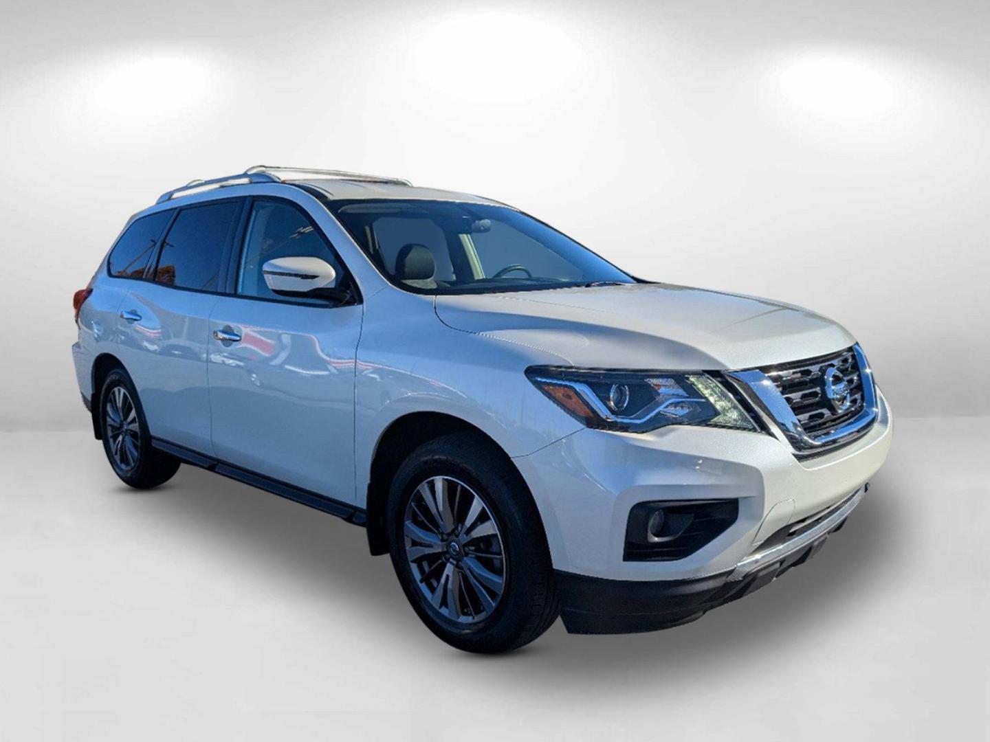 2018 /Charcoal Nissan Pathfinder SV (5N1DR2MM7JC) with an Regular Unleaded V-6 3.5 L/213 engine, 1-Speed CVT w/OD transmission, located at 3959 U.S. 80 W, Phenix City, AL, 36870, (334) 297-4885, 32.469296, -85.135185 - 2018 Nissan Pathfinder SV - Photo#5