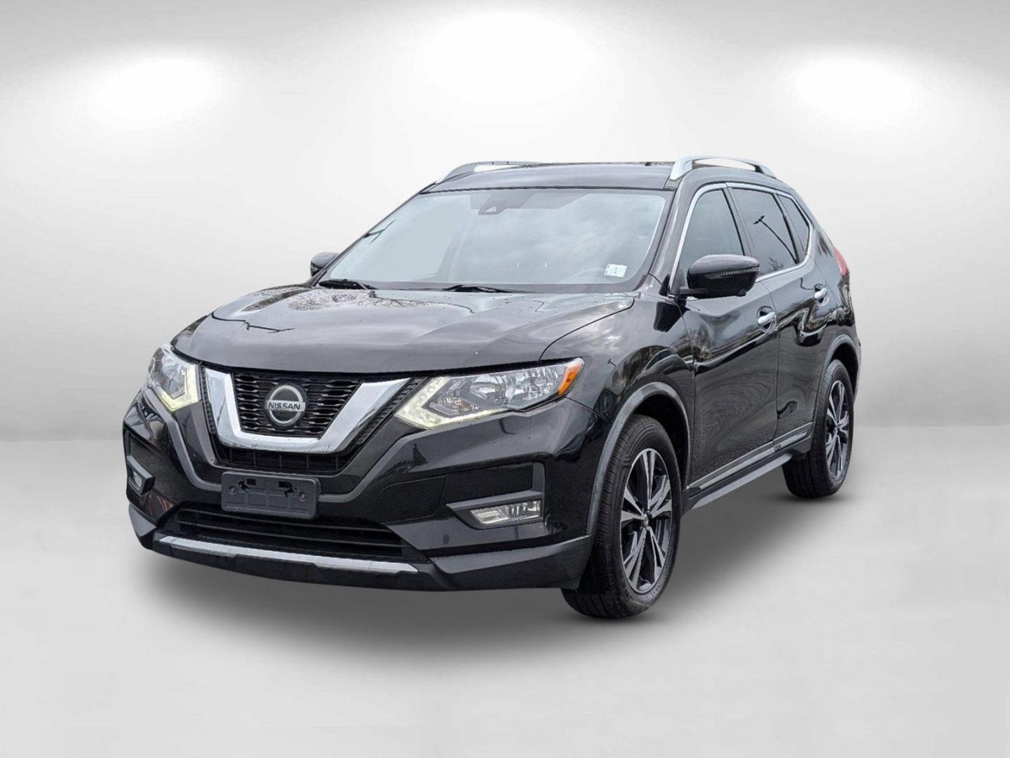 2018 /Charcoal Nissan Rogue SL (JN8AT2MT9JW) with an Regular Unleaded I-4 2.5 L/152 engine, 1-Speed CVT w/OD transmission, located at 3959 U.S. 80 W, Phenix City, AL, 36870, (334) 297-4885, 32.469296, -85.135185 - 2018 Nissan Rogue SL - Photo#4