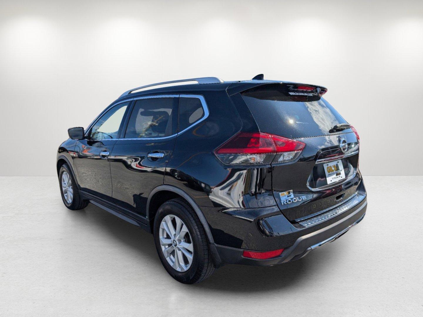 2018 /Charcoal Nissan Rogue S (JN8AT2MT8JW) with an Regular Unleaded I-4 2.5 L/152 engine, 1-Speed CVT w/OD transmission, located at 3959 U.S. 80 W, Phenix City, AL, 36870, (334) 297-4885, 32.469296, -85.135185 - 2018 Nissan Rogue S - Photo#6