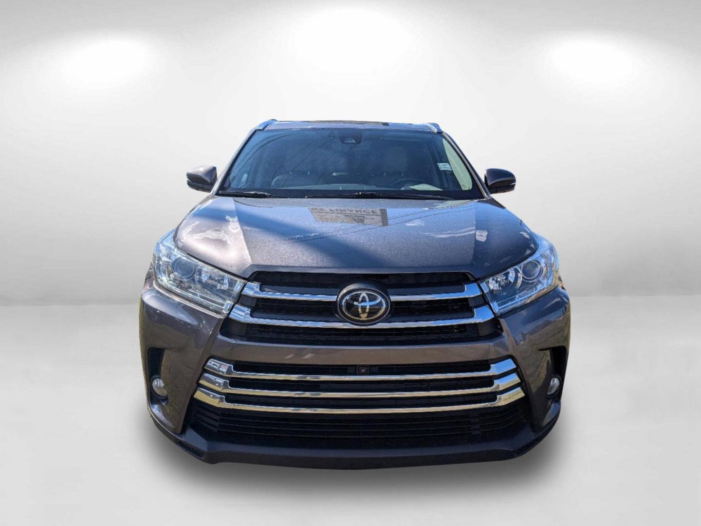 2018 Toyota Highlander Limited (5TDYZRFH4JS) with an Regular Unleaded V-6 3.5 L/211 engine, 8-Speed Automatic w/OD transmission, located at 3959 U.S. 80 W, Phenix City, AL, 36870, (334) 297-4885, 32.469296, -85.135185 - 2018 Toyota Highlander Limited - Photo#4