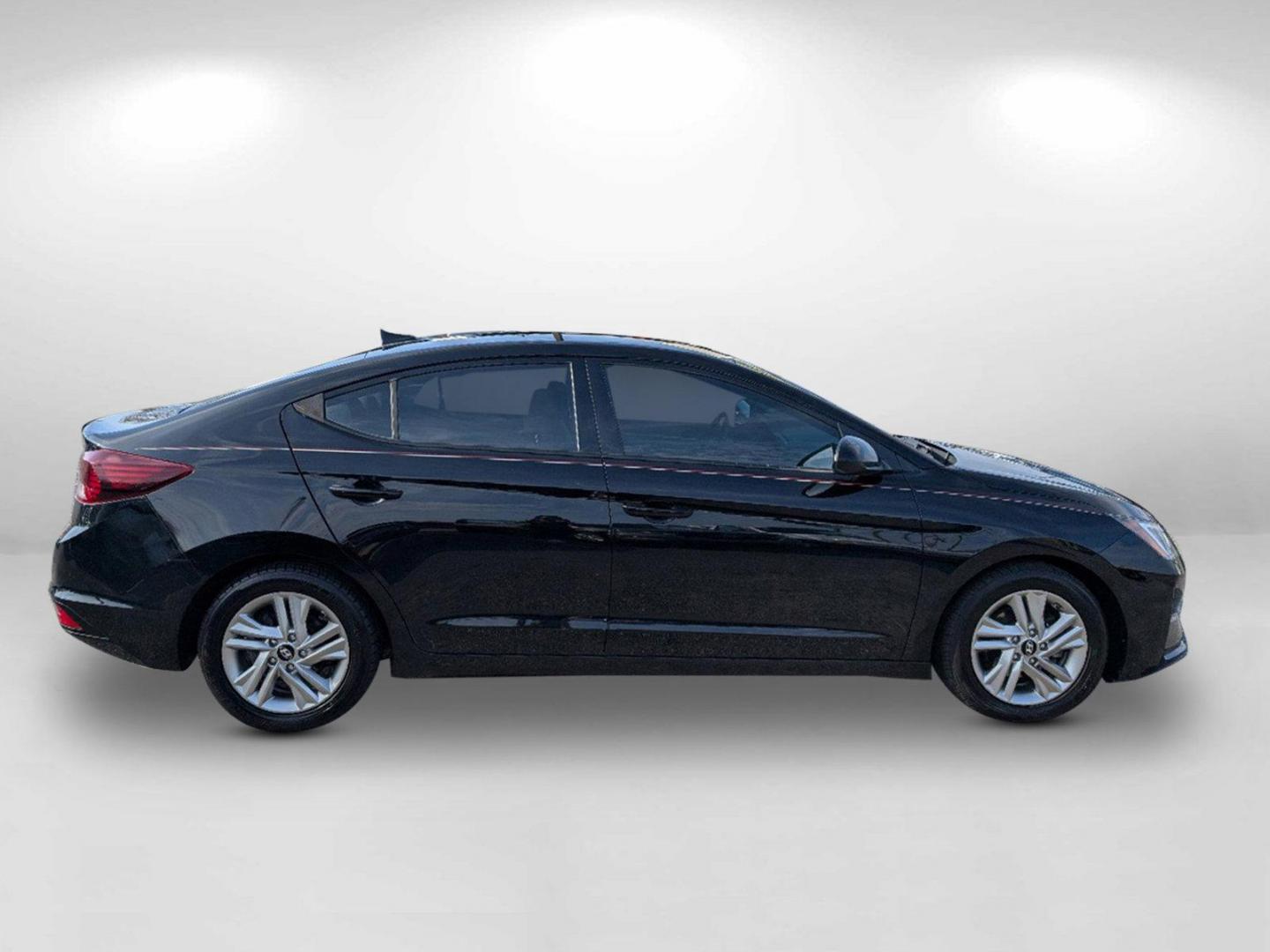 2019 /Beige Hyundai Elantra SEL (5NPD84LF7KH) with an Regular Unleaded I-4 2.0 L/122 engine, 6-Speed Automatic w/OD transmission, located at 5115 14th Ave., Columbus, GA, 31904, (706) 323-0345, 32.511494, -84.971046 - 2019 Hyundai Elantra SEL - Photo#3