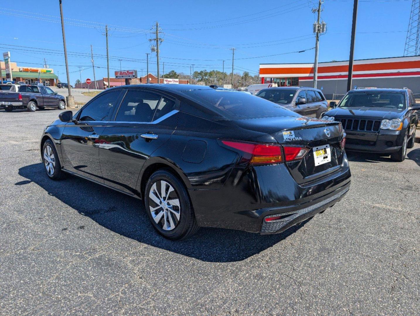 2019 /Charcoal Nissan Altima 2.5 S (1N4BL4BV1KN) with an Regular Unleaded I-4 2.5 L/152 engine, 1-Speed CVT w/OD transmission, located at 3959 U.S. 80 W, Phenix City, AL, 36870, (334) 297-4885, 32.469296, -85.135185 - 2019 Nissan Altima 2.5 S - Photo#6