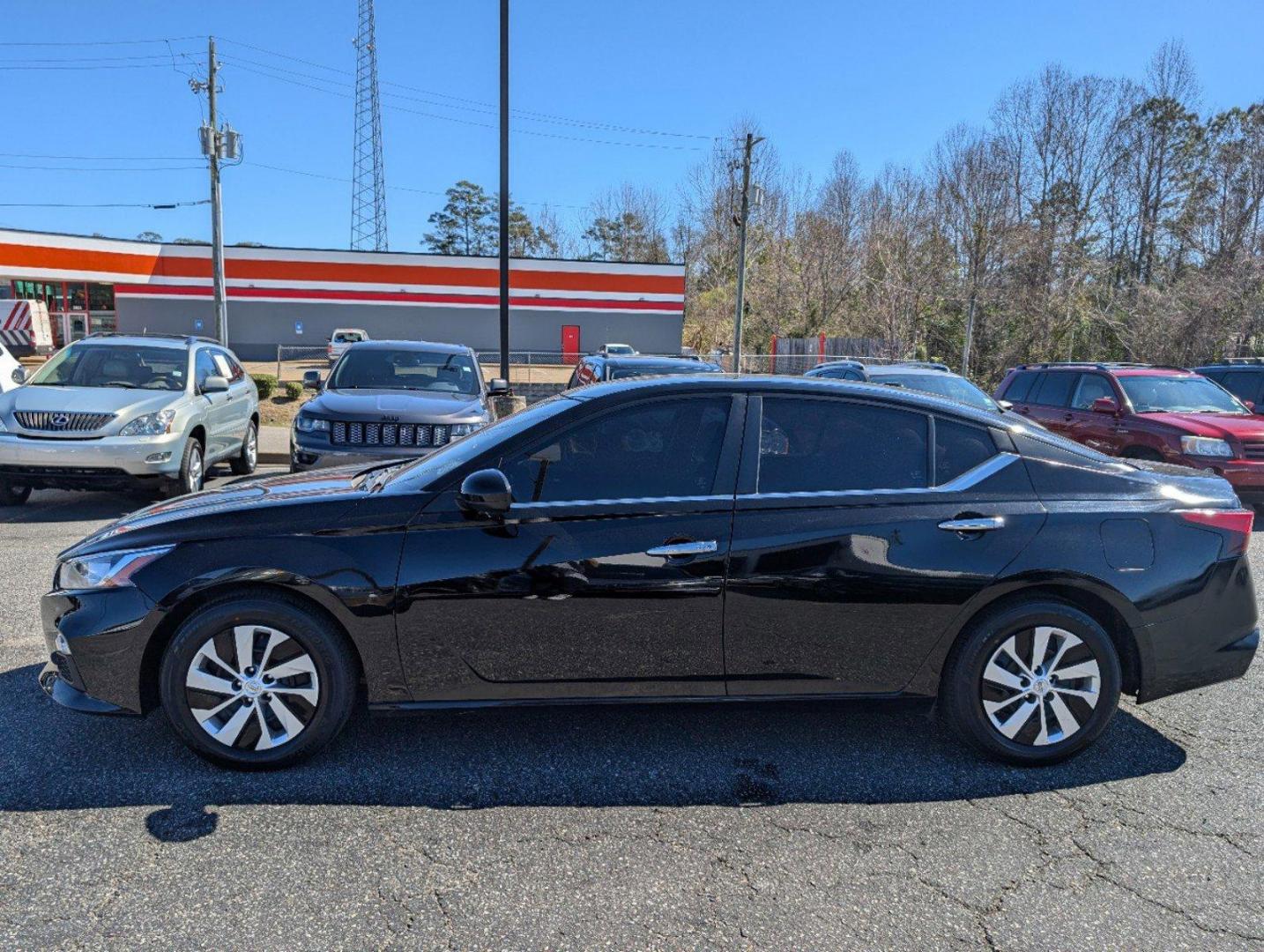 2019 /Charcoal Nissan Altima 2.5 S (1N4BL4BV1KN) with an Regular Unleaded I-4 2.5 L/152 engine, 1-Speed CVT w/OD transmission, located at 3959 U.S. 80 W, Phenix City, AL, 36870, (334) 297-4885, 32.469296, -85.135185 - 2019 Nissan Altima 2.5 S - Photo#7