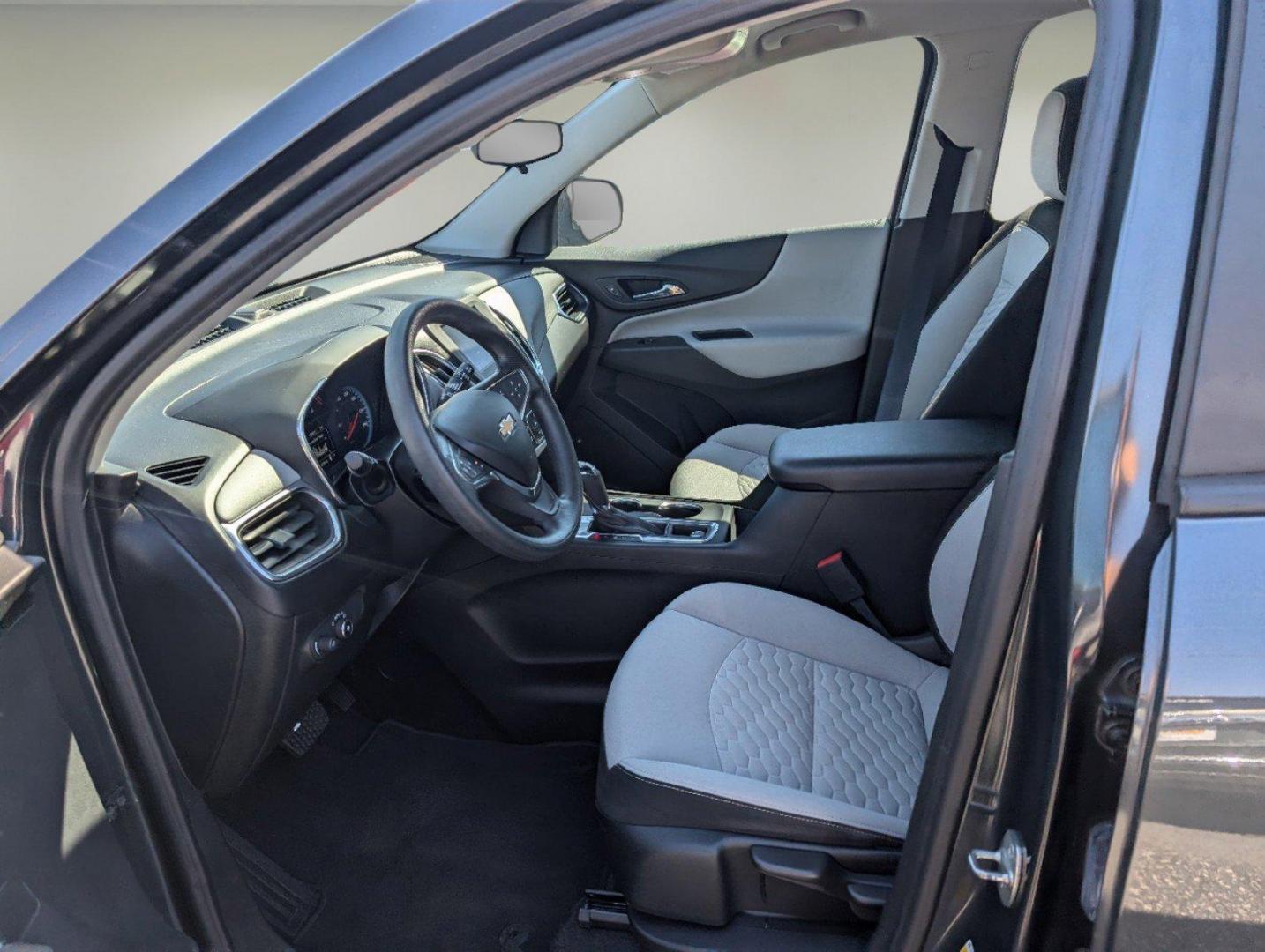 2020 /Medium Ash Gray Chevrolet Equinox LS (2GNAXHEV5L6) with an Turbocharged Gas I4 1.5L/92 engine, 6-Speed Automatic transmission, located at 521 Old Farm Lane Rd, Prattville, AL, 36066, (334) 325-1505, 32.482460, -86.416367 - 2020 Chevrolet Equinox LS - Photo#9