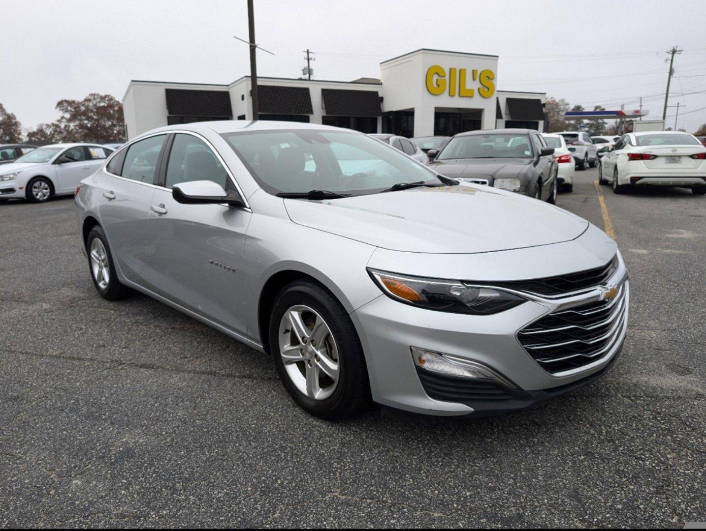 2020 /Dark Atmosphere/ Medium Ash Gray Chevrolet Malibu LS (1G1ZC5ST0LF) with an Turbocharged Gas I4 1.5L/91 engine, 1-Speed Automatic transmission, located at 3959 U.S. 80 W, Phenix City, AL, 36870, (334) 297-4885, 32.469296, -85.135185 - 2020 Chevrolet Malibu LS - Photo#2