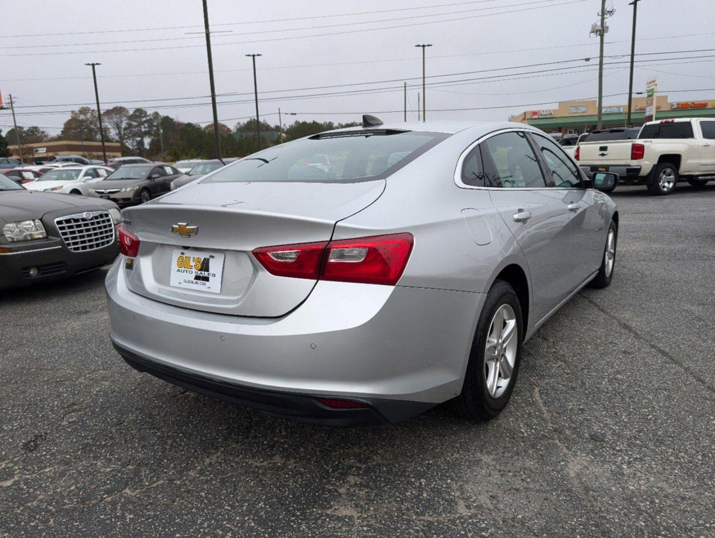 2020 /Dark Atmosphere/ Medium Ash Gray Chevrolet Malibu LS (1G1ZC5ST0LF) with an Turbocharged Gas I4 1.5L/91 engine, 1-Speed Automatic transmission, located at 3959 U.S. 80 W, Phenix City, AL, 36870, (334) 297-4885, 32.469296, -85.135185 - 2020 Chevrolet Malibu LS - Photo#4