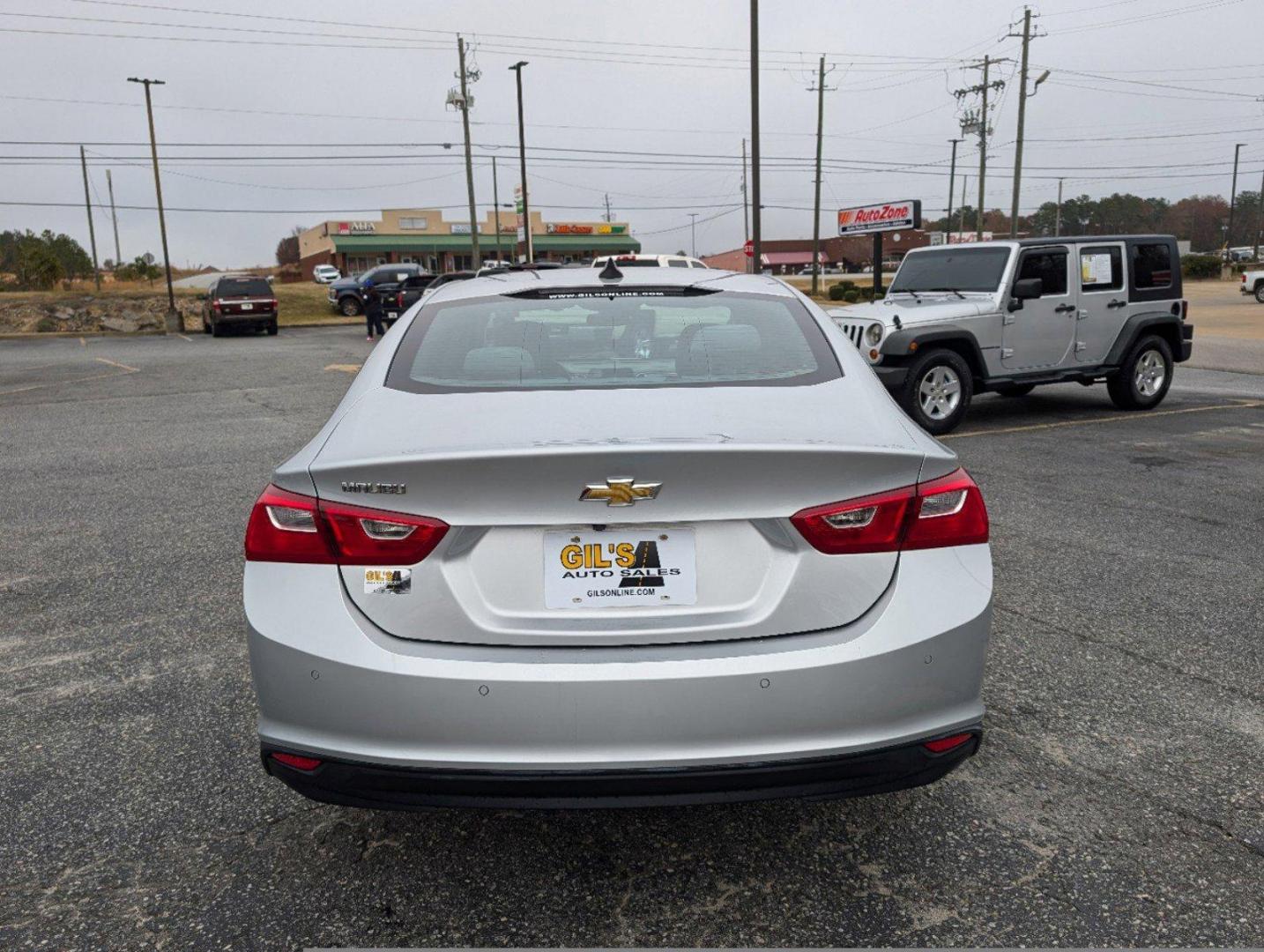 2020 /Dark Atmosphere/ Medium Ash Gray Chevrolet Malibu LS (1G1ZC5ST0LF) with an Turbocharged Gas I4 1.5L/91 engine, 1-Speed Automatic transmission, located at 3959 U.S. 80 W, Phenix City, AL, 36870, (334) 297-4885, 32.469296, -85.135185 - 2020 Chevrolet Malibu LS - Photo#5