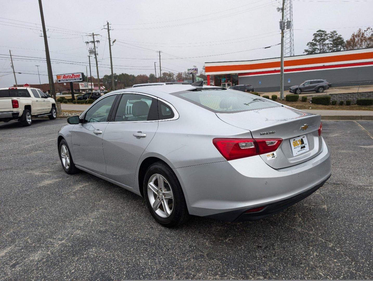 2020 /Dark Atmosphere/ Medium Ash Gray Chevrolet Malibu LS (1G1ZC5ST0LF) with an Turbocharged Gas I4 1.5L/91 engine, 1-Speed Automatic transmission, located at 3959 U.S. 80 W, Phenix City, AL, 36870, (334) 297-4885, 32.469296, -85.135185 - 2020 Chevrolet Malibu LS - Photo#6