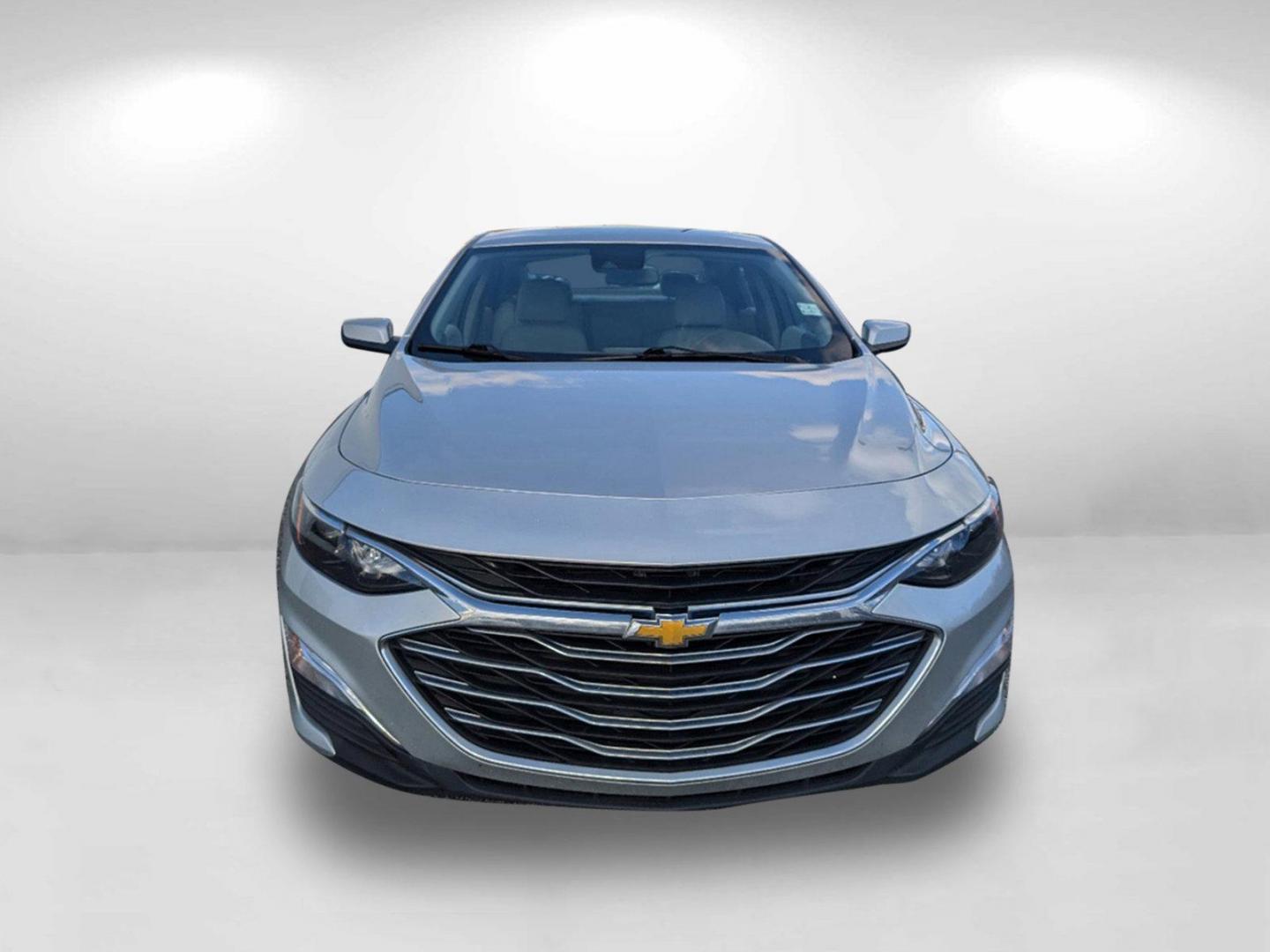 2020 /Dark Atmosphere/ Medium Ash Gray Chevrolet Malibu LS (1G1ZC5ST6LF) with an Turbocharged Gas I4 1.5L/91 engine, 1-Speed Automatic transmission, located at 3959 U.S. 80 W, Phenix City, AL, 36870, (334) 297-4885, 32.469296, -85.135185 - 2020 Chevrolet Malibu LS - Photo#4