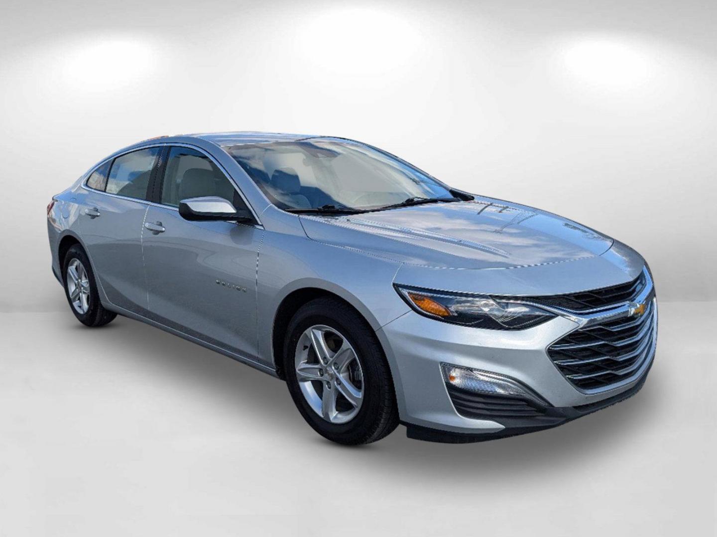 2020 /Dark Atmosphere/ Medium Ash Gray Chevrolet Malibu LS (1G1ZC5ST6LF) with an Turbocharged Gas I4 1.5L/91 engine, 1-Speed Automatic transmission, located at 3959 U.S. 80 W, Phenix City, AL, 36870, (334) 297-4885, 32.469296, -85.135185 - 2020 Chevrolet Malibu LS - Photo#5