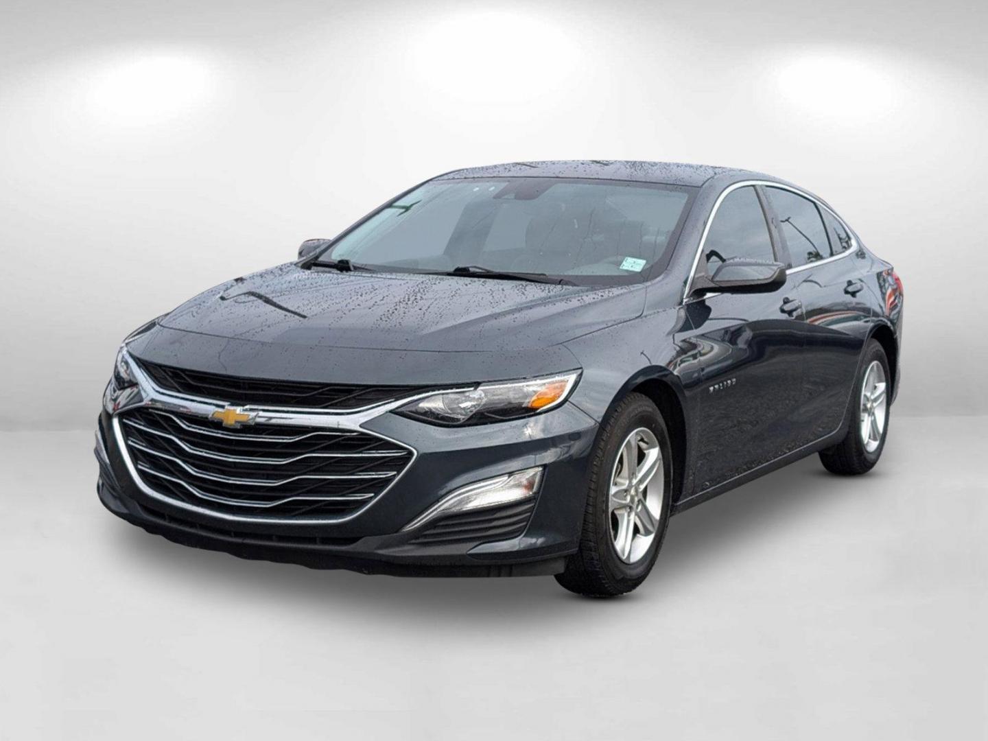 2020 /Dark Atmosphere/ Medium Ash Gray Chevrolet Malibu LS (1G1ZC5ST7LF) with an Turbocharged Gas I4 1.5L/91 engine, 1-Speed Automatic transmission, located at 3959 U.S. 80 W, Phenix City, AL, 36870, (334) 297-4885, 32.469296, -85.135185 - 2020 Chevrolet Malibu LS - Photo#3