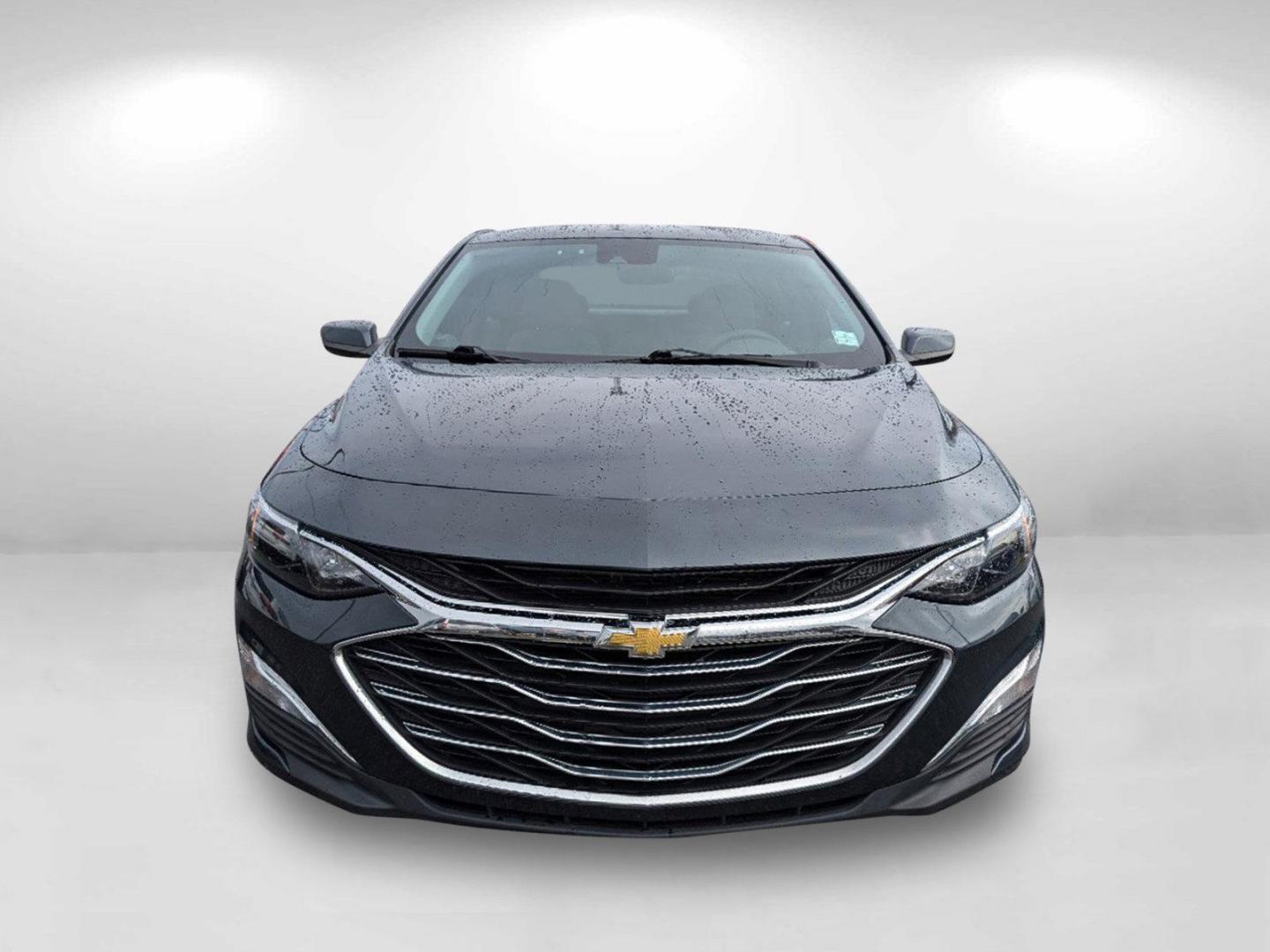 2020 /Dark Atmosphere/ Medium Ash Gray Chevrolet Malibu LS (1G1ZC5ST7LF) with an Turbocharged Gas I4 1.5L/91 engine, 1-Speed Automatic transmission, located at 3959 U.S. 80 W, Phenix City, AL, 36870, (334) 297-4885, 32.469296, -85.135185 - 2020 Chevrolet Malibu LS - Photo#4