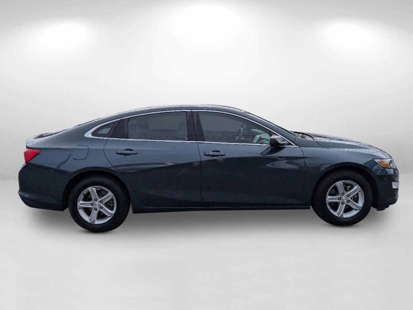 2020 /Dark Atmosphere/ Medium Ash Gray Chevrolet Malibu LS (1G1ZC5ST7LF) with an Turbocharged Gas I4 1.5L/91 engine, 1-Speed Automatic transmission, located at 3959 U.S. 80 W, Phenix City, AL, 36870, (334) 297-4885, 32.469296, -85.135185 - 2020 Chevrolet Malibu LS - Photo#6