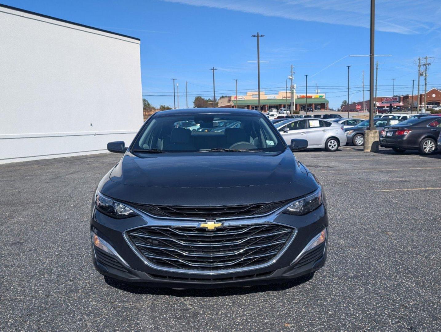 2020 /Dark Atmosphere/ Medium Ash Gray Chevrolet Malibu LS (1G1ZC5ST4LF) with an Turbocharged Gas I4 1.5L/91 engine, 1-Speed Automatic transmission, located at 3959 U.S. 80 W, Phenix City, AL, 36870, (334) 297-4885, 32.469296, -85.135185 - 2020 Chevrolet Malibu LS - Photo#2