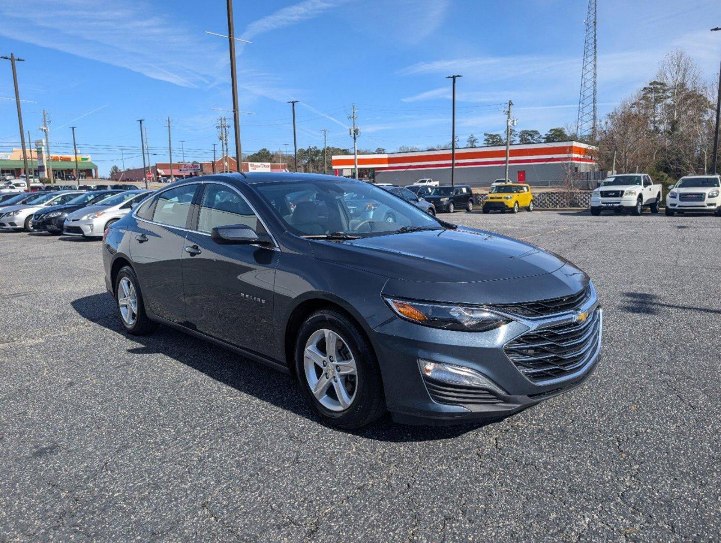 2020 /Dark Atmosphere/ Medium Ash Gray Chevrolet Malibu LS (1G1ZC5ST4LF) with an Turbocharged Gas I4 1.5L/91 engine, 1-Speed Automatic transmission, located at 3959 U.S. 80 W, Phenix City, AL, 36870, (334) 297-4885, 32.469296, -85.135185 - 2020 Chevrolet Malibu LS - Photo#3