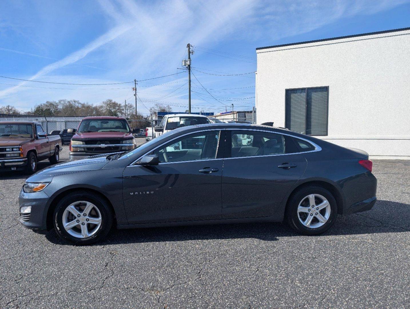 2020 /Dark Atmosphere/ Medium Ash Gray Chevrolet Malibu LS (1G1ZC5ST4LF) with an Turbocharged Gas I4 1.5L/91 engine, 1-Speed Automatic transmission, located at 3959 U.S. 80 W, Phenix City, AL, 36870, (334) 297-4885, 32.469296, -85.135185 - 2020 Chevrolet Malibu LS - Photo#8