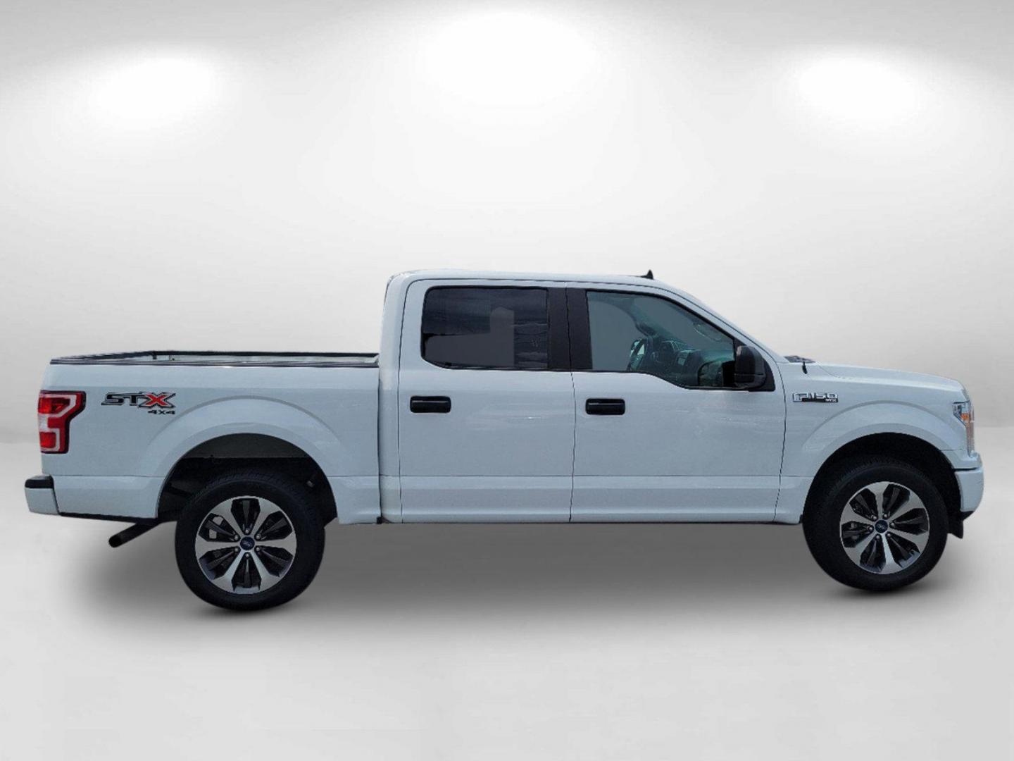 2020 White Ford F-150 XLT (1FTEW1EP9LF) with an Twin Turbo Regular Unleaded V-6 2.7 L/164 engine, 10-Speed Automatic w/OD transmission, located at 7000 Northlake Connector, Columbus, GA, 31904, (706) 987-8085, 32.524975, -84.978134 - 2020 Ford F-150 XLT - Photo#3