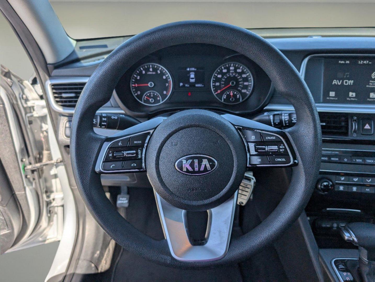 2020 /Black Kia Optima LX (5XXGT4L32LG) with an Regular Unleaded I-4 2.4 L/144 engine, 6-Speed Automatic w/OD transmission, located at 7000 Northlake Connector, Columbus, GA, 31904, (706) 987-8085, 32.524975, -84.978134 - 2020 Kia Optima LX - Photo#15