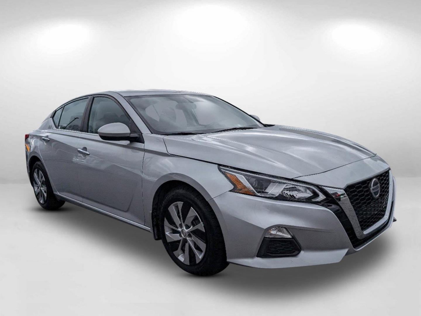 2020 /Charcoal Nissan Altima 2.5 S (1N4BL4BV1LC) with an Regular Unleaded I-4 2.5 L/152 engine, 1-Speed CVT w/OD transmission, located at 521 Old Farm Lane Rd, Prattville, AL, 36066, (334) 325-1505, 32.482460, -86.416367 - 2020 Nissan Altima 2.5 S - Photo#3