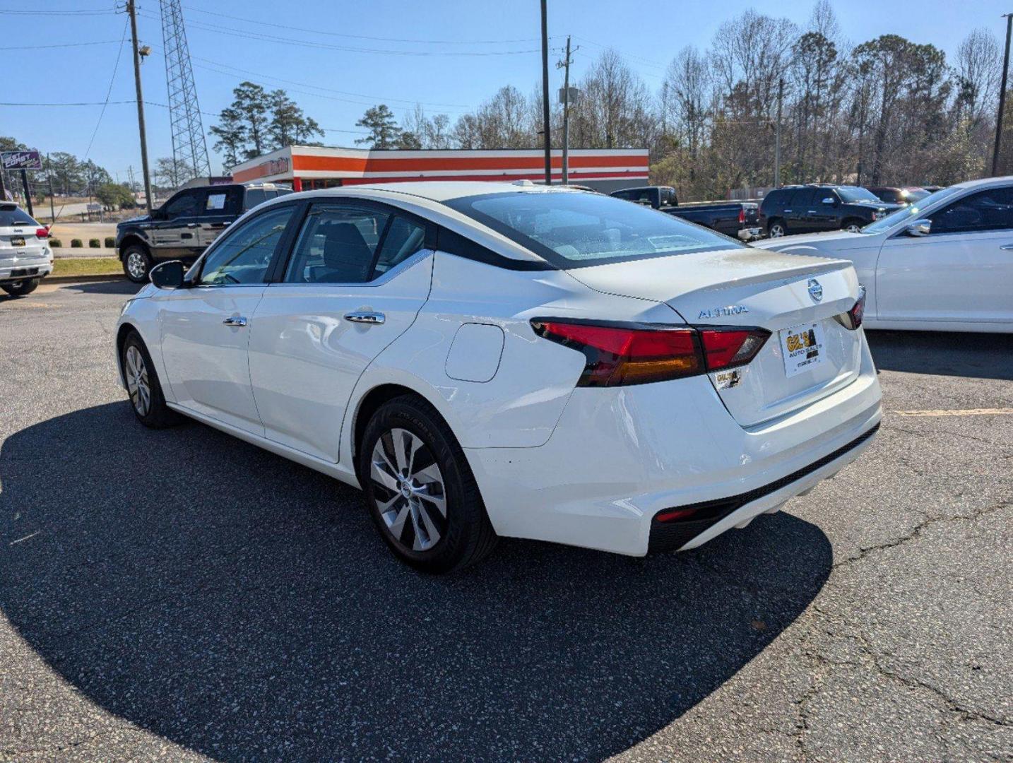 2020 /Charcoal Nissan Altima 2.5 S (1N4BL4BV4LC) with an Regular Unleaded I-4 2.5 L/152 engine, 1-Speed CVT w/OD transmission, located at 3959 U.S. 80 W, Phenix City, AL, 36870, (334) 297-4885, 32.469296, -85.135185 - 2020 Nissan Altima 2.5 S - Photo#6