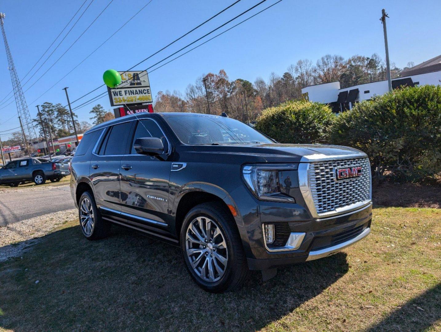 2021 /Dark Walnut/Very Dark Ash Gray GMC Yukon Denali (1GKS1DKL5MR) with an Gas V8 6.2L/ engine, 10-Speed Automatic transmission, located at 3959 U.S. 80 W, Phenix City, AL, 36870, (334) 297-4885, 32.469296, -85.135185 - 2021 GMC Yukon Denali - Photo#2