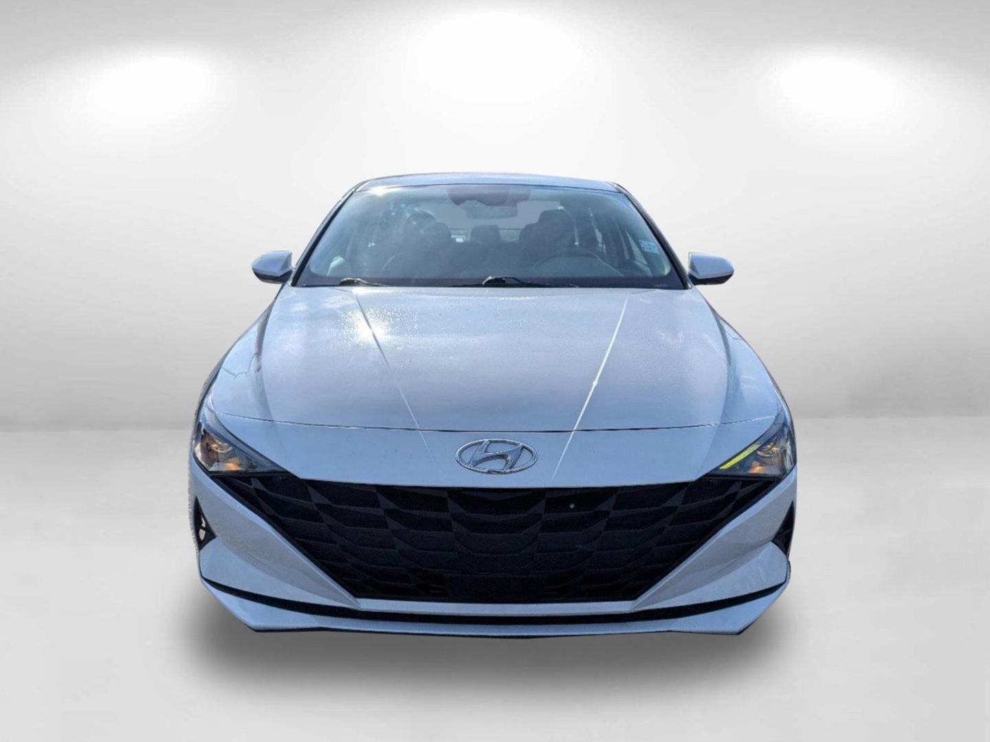 2021 /Black Hyundai Elantra SEL (5NPLS4AGXMH) with an Regular Unleaded I-4 2.0 L/122 engine, 1-Speed CVT w/OD transmission, located at 1430 Gateway Drive, Opelika, AL, 36801, (334) 239-0944, 32.637871, -85.409790 - 2021 Hyundai Elantra SEL - Photo#1