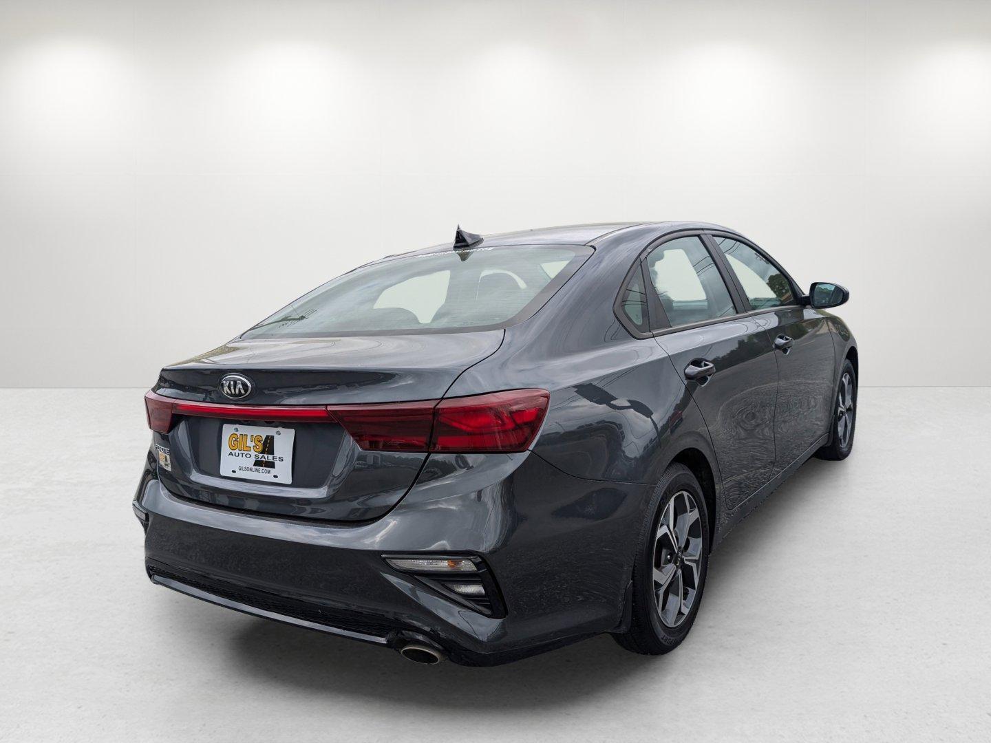 2021 /Black Kia Forte LXS (3KPF24AD1ME) with an Regular Unleaded I-4 2.0 L/122 engine, 1-Speed CVT w/OD transmission, located at 5115 14th Ave., Columbus, GA, 31904, (706) 323-0345, 32.511494, -84.971046 - 2021 Kia Forte LXS - Photo#4