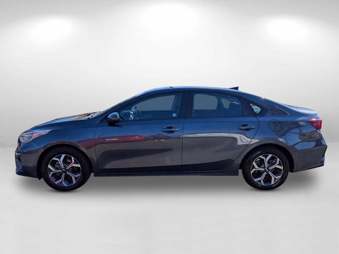 2021 /Black Kia Forte LXS (3KPF24AD8ME) with an Regular Unleaded I-4 2.0 L/122 engine, 1-Speed CVT w/OD transmission, located at 7000 Northlake Connector, Columbus, GA, 31904, (706) 987-8085, 32.524975, -84.978134 - 2021 Kia Forte LXS - Photo#7