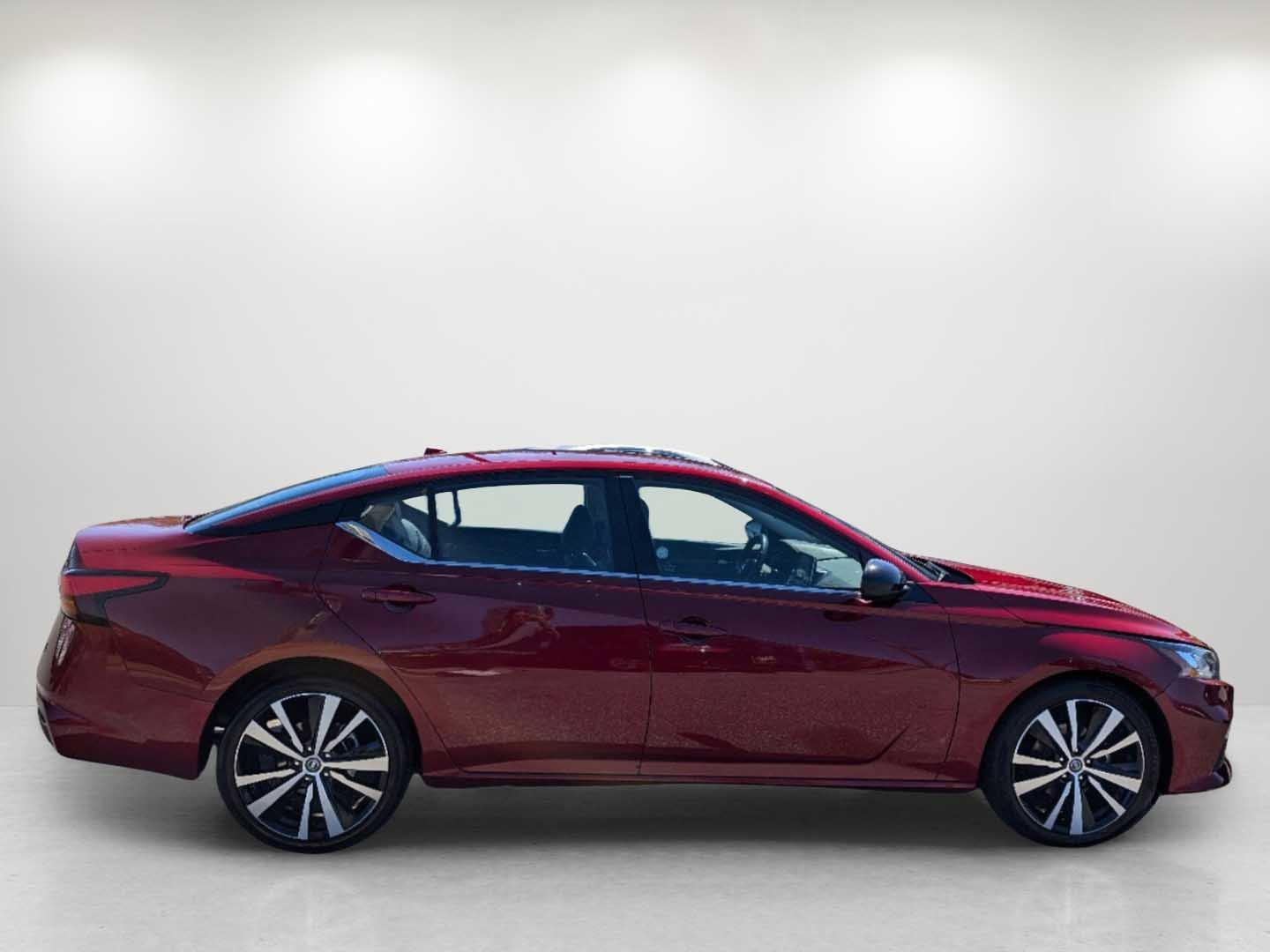 2022 /Sport Nissan Altima 2.5 SR (1N4BL4CVXNN) with an Regular Unleaded I-4 2.5 L/152 engine, 1-Speed CVT w/OD transmission, located at 804 22nd Ave, Phenix City, AL, 36870, (334) 297-1860, 32.484749, -85.024475 - 2022 Nissan Altima 2.5 SR - Photo#3
