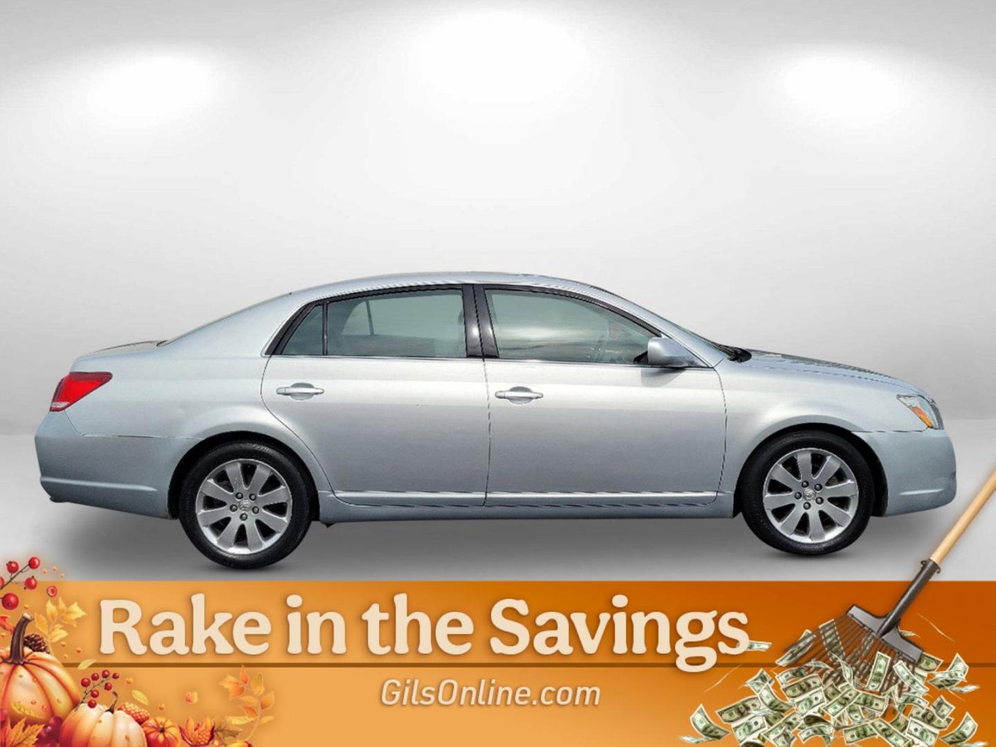 2006 Silver Toyota Avalon XLS (4T1BK36B86U) with an Gas V6 3.5L/211 engine, 5-Speed Automatic w/OD transmission, located at 521 Old Farm Lane Rd, Prattville, AL, 36066, (334) 325-1505, 32.482460, -86.416367 - 2006 Toyota Avalon XLS - Photo#3