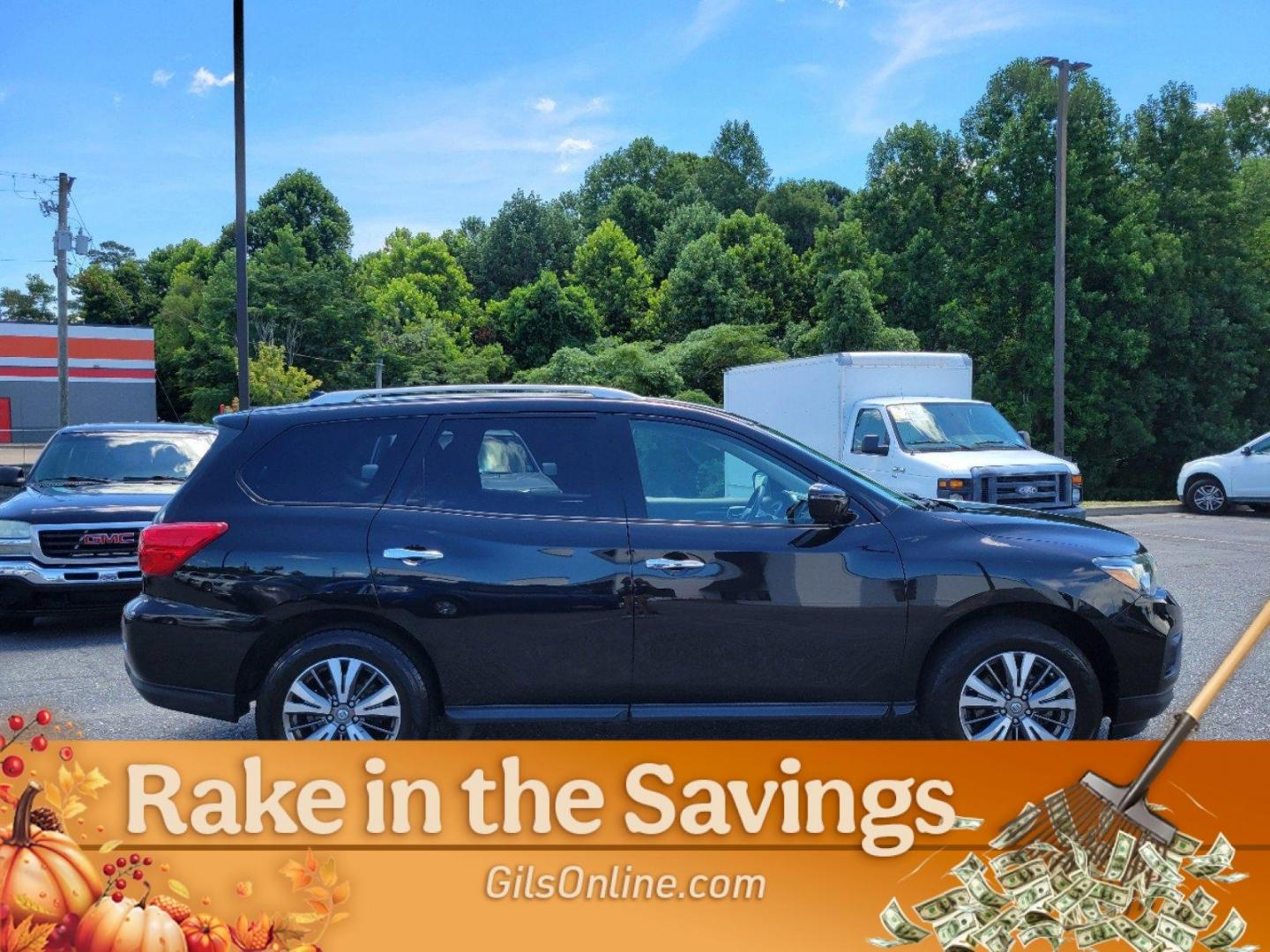 2019 Magnetic Black Pearl /Charcoal Nissan Pathfinder S (5N1DR2MM4KC) with an Regular Unleaded V-6 3.5 L/213 engine, 1-Speed CVT w/OD transmission, located at 1430 Gateway Drive, Opelika, AL, 36801, (334) 239-0944, 32.637871, -85.409790 - 2019 Nissan Pathfinder S - Photo#4