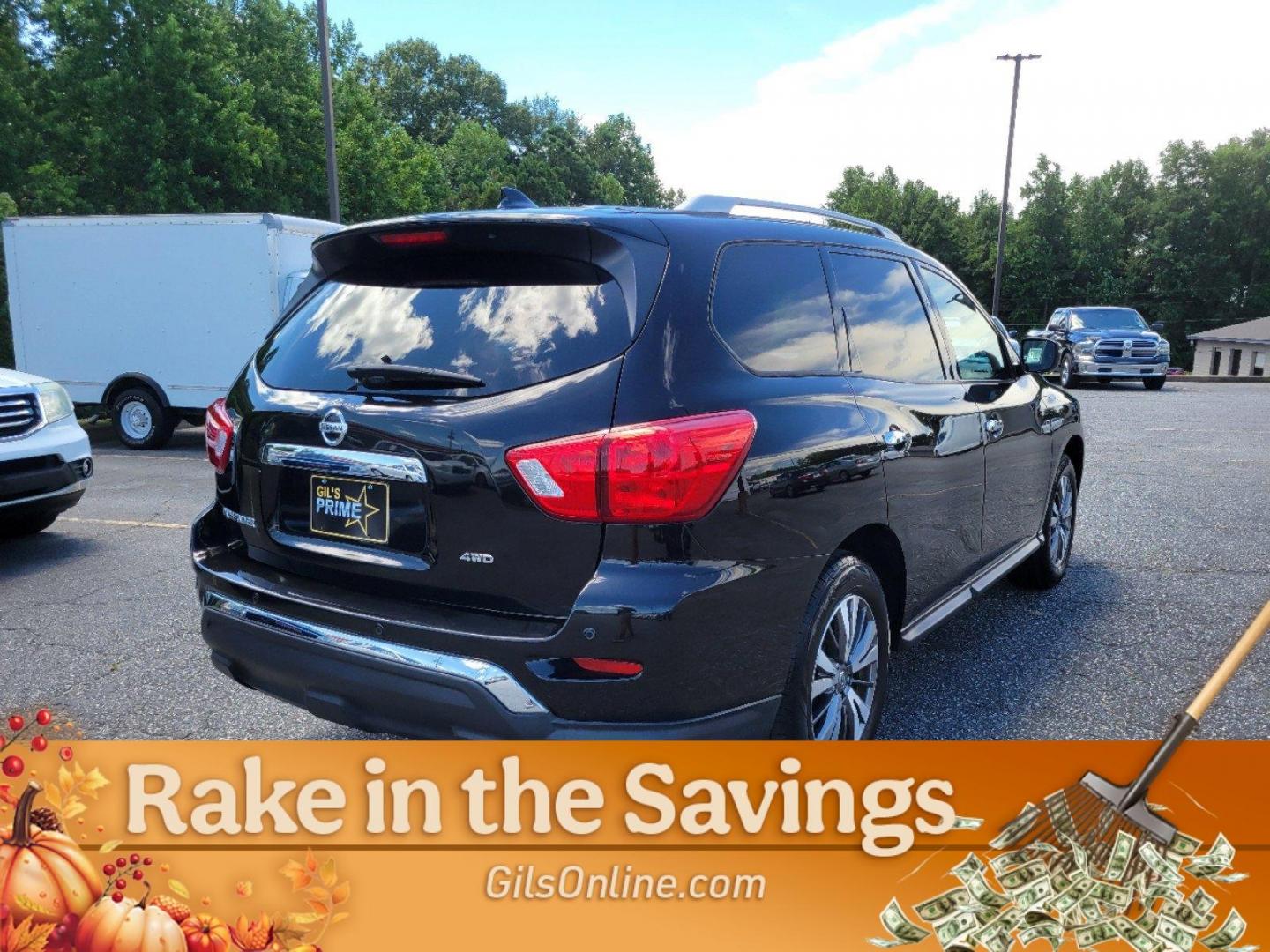 2019 Magnetic Black Pearl /Charcoal Nissan Pathfinder S (5N1DR2MM4KC) with an Regular Unleaded V-6 3.5 L/213 engine, 1-Speed CVT w/OD transmission, located at 1430 Gateway Drive, Opelika, AL, 36801, (334) 239-0944, 32.637871, -85.409790 - 2019 Nissan Pathfinder S - Photo#5