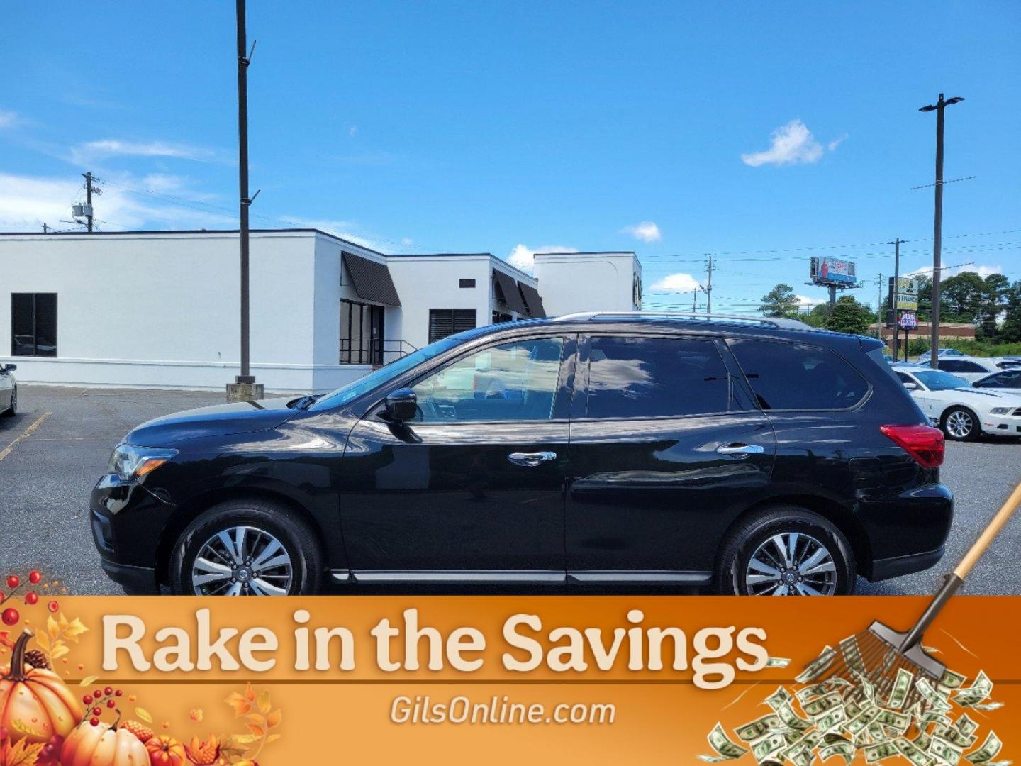 2019 Magnetic Black Pearl /Charcoal Nissan Pathfinder S (5N1DR2MM4KC) with an Regular Unleaded V-6 3.5 L/213 engine, 1-Speed CVT w/OD transmission, located at 1430 Gateway Drive, Opelika, AL, 36801, (334) 239-0944, 32.637871, -85.409790 - 2019 Nissan Pathfinder S - Photo#8